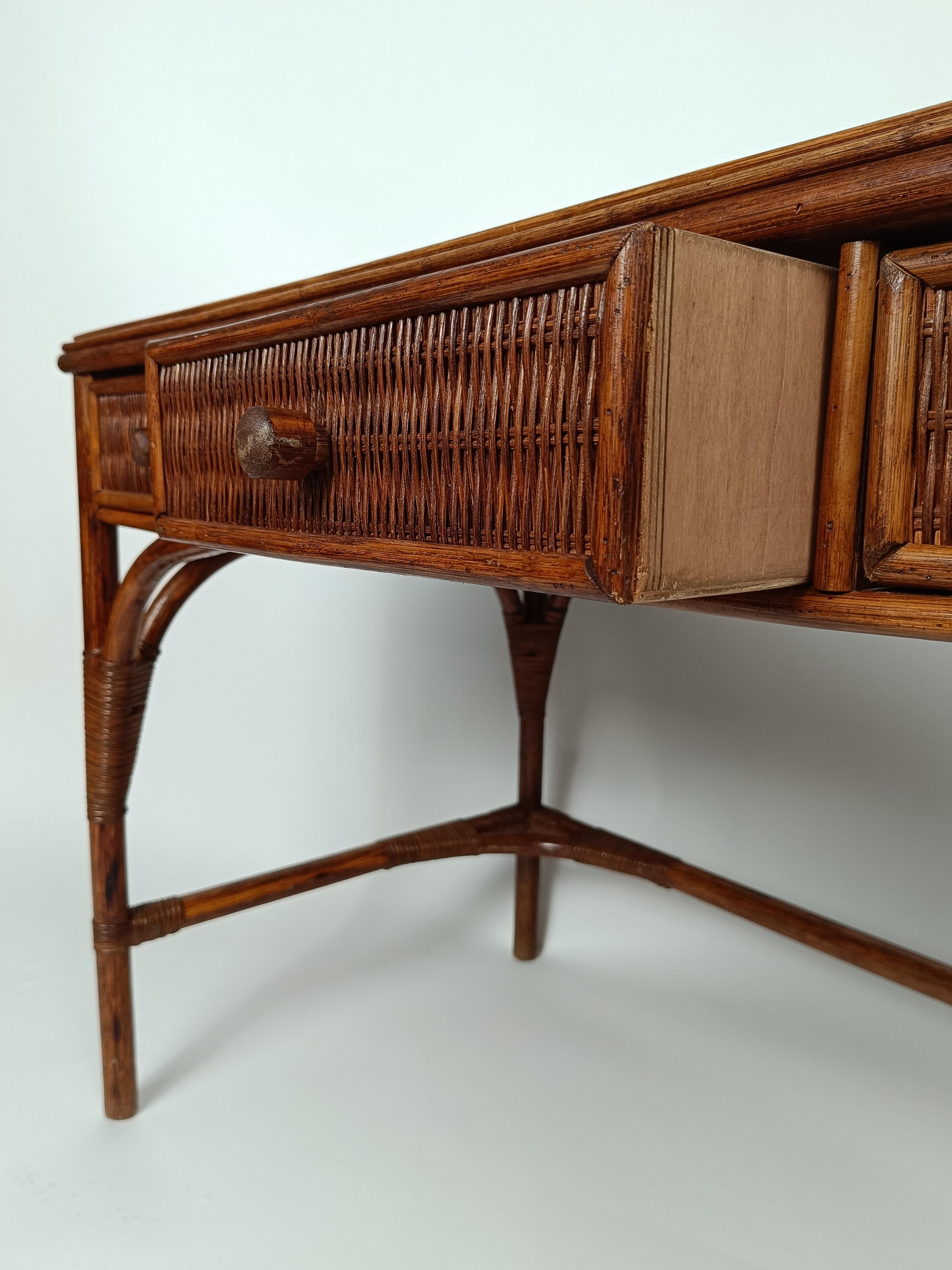 Midcentury Italian Writing Desk with Drawers and Chair, in Bamboo Cane & Wicker For Sale 8