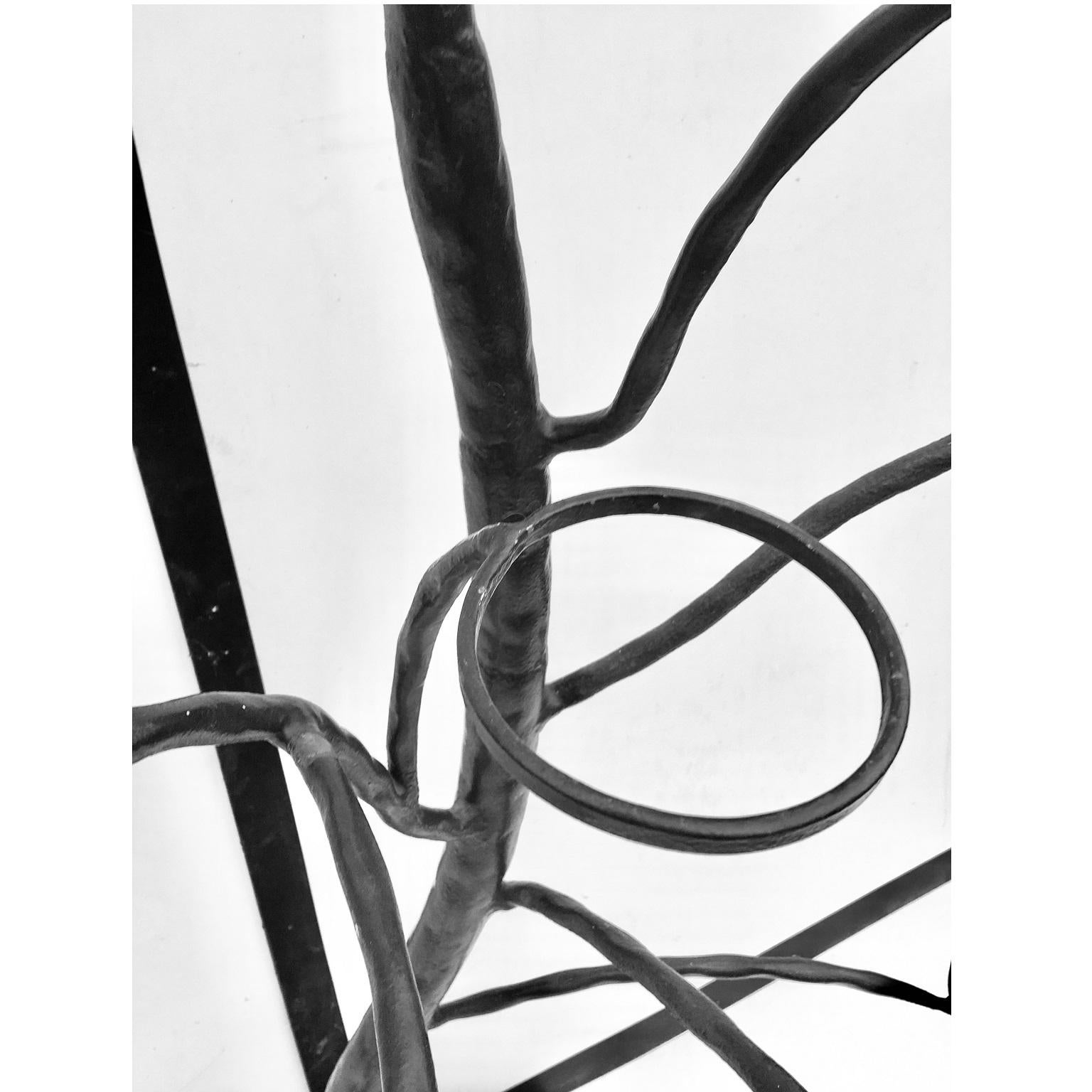 Fioriera scultorea in ferro battuto della metà del secolo scorso, 1950 ca. in vendita 4