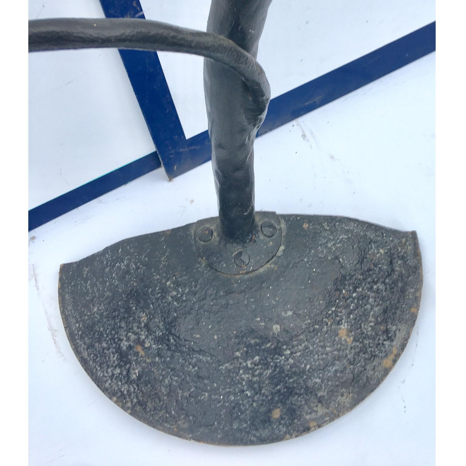 Metà XX secolo Fioriera scultorea in ferro battuto della metà del secolo scorso, 1950 ca. in vendita
