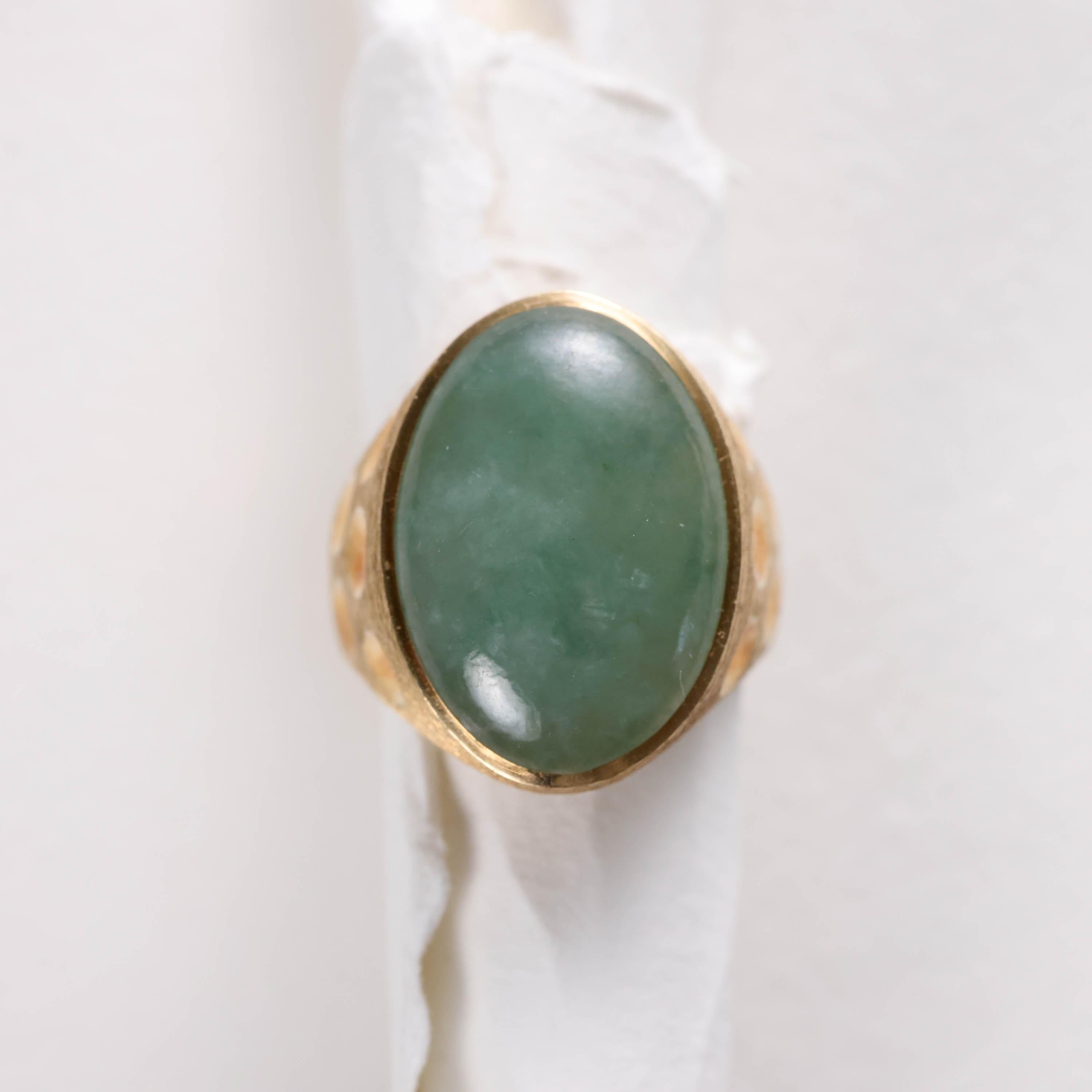 Midcentury Jadeite Men's Ring Certified Untreated, Eccentric Lux Quality For Sale 3