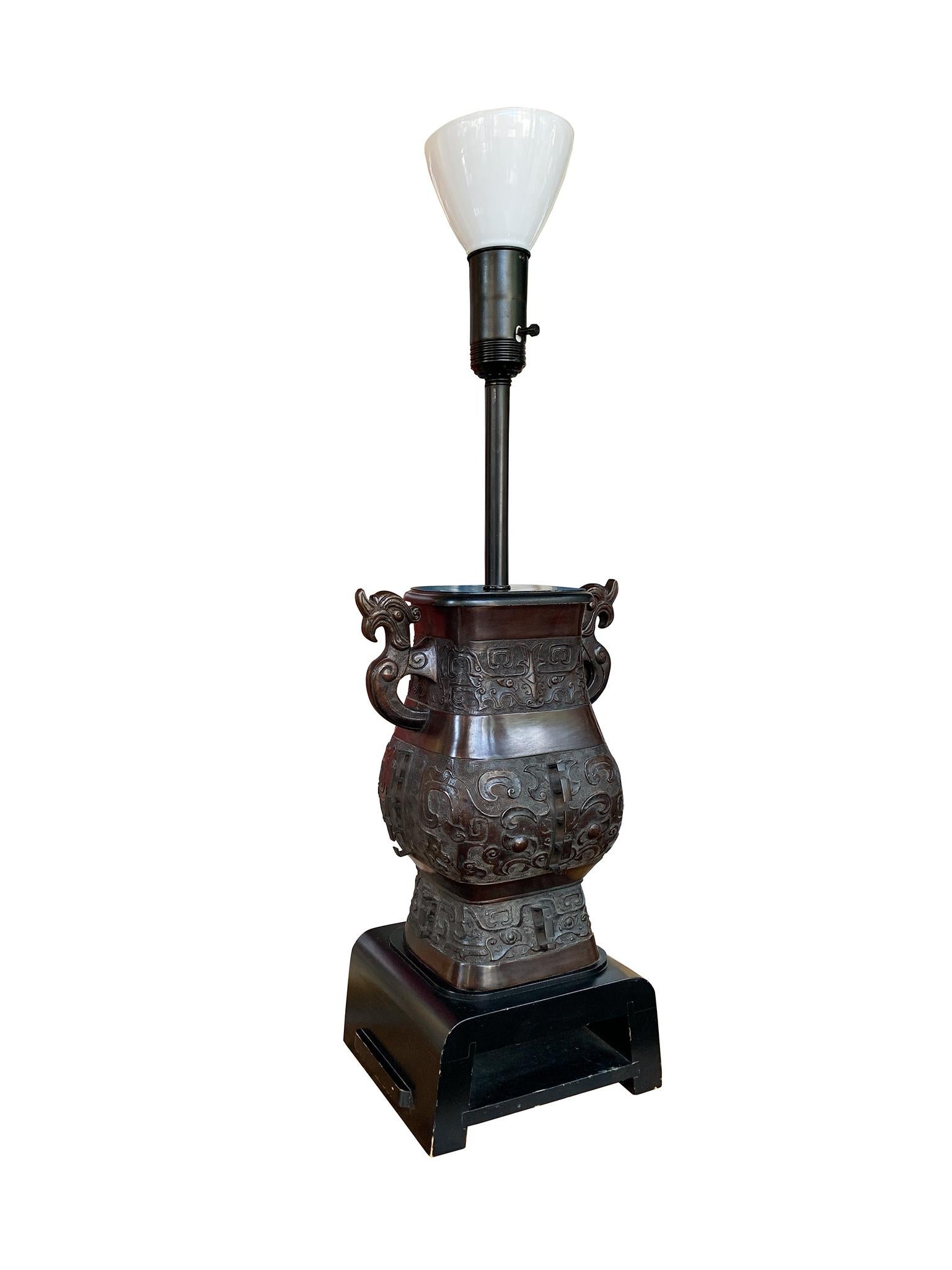 20ième siècle Lampe de table James Mont mi-siècle moderne en vente