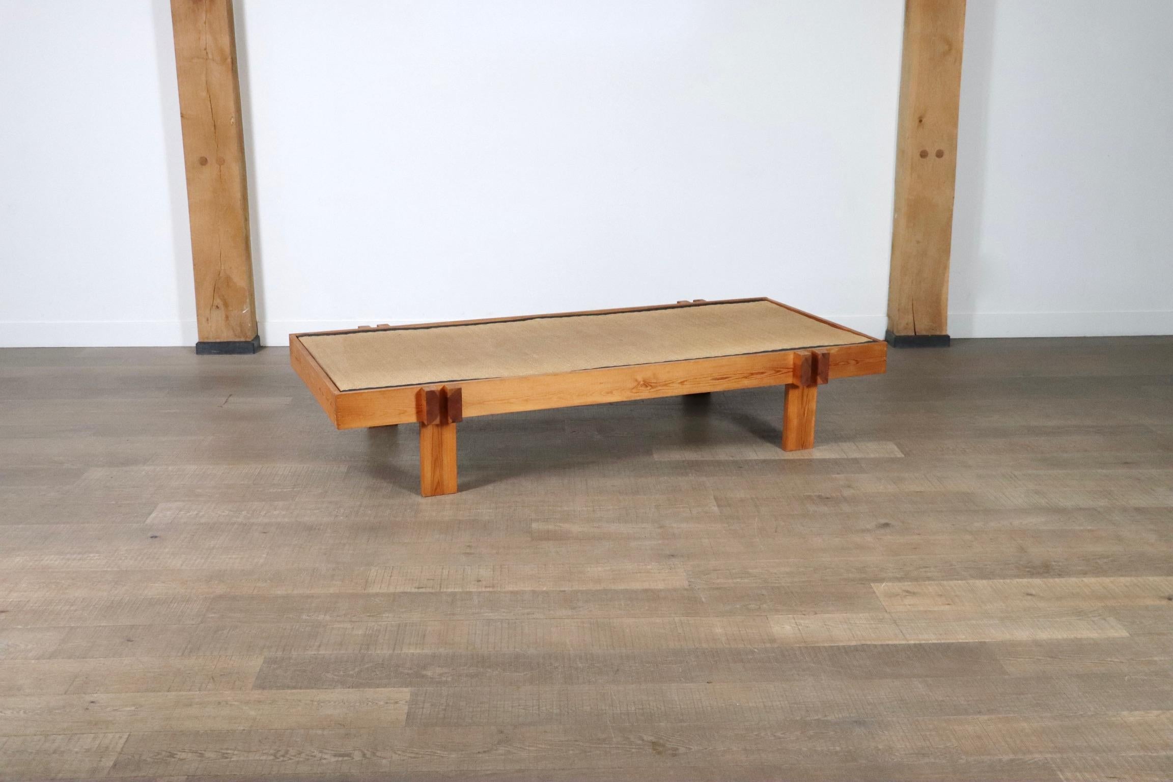 Midcentury Japanese Coffee Table In Wood And Seagrass, Japan, 1960s For Sale 6