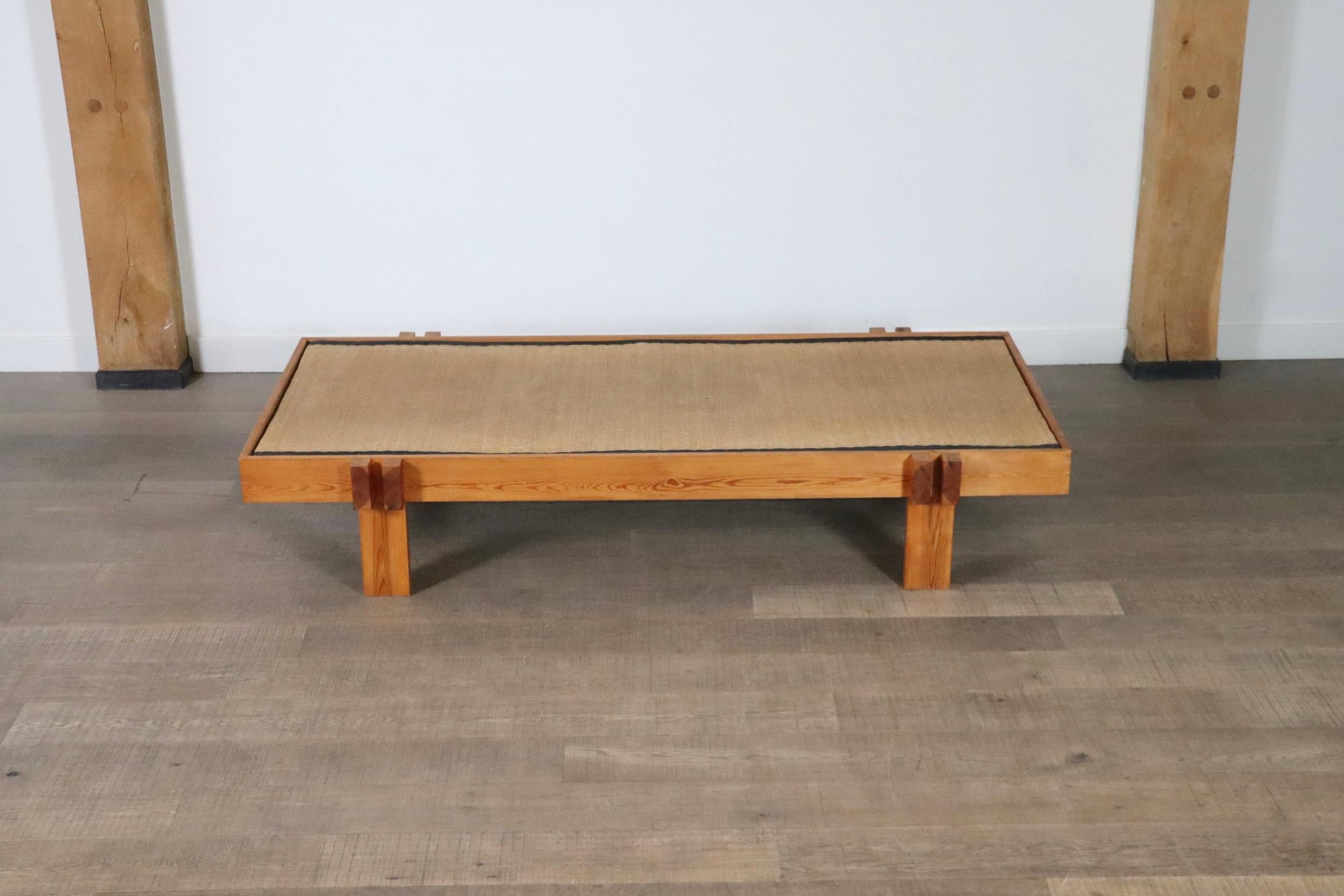 Midcentury Japanese Coffee Table In Wood And Seagrass, Japan, 1960s For Sale 4