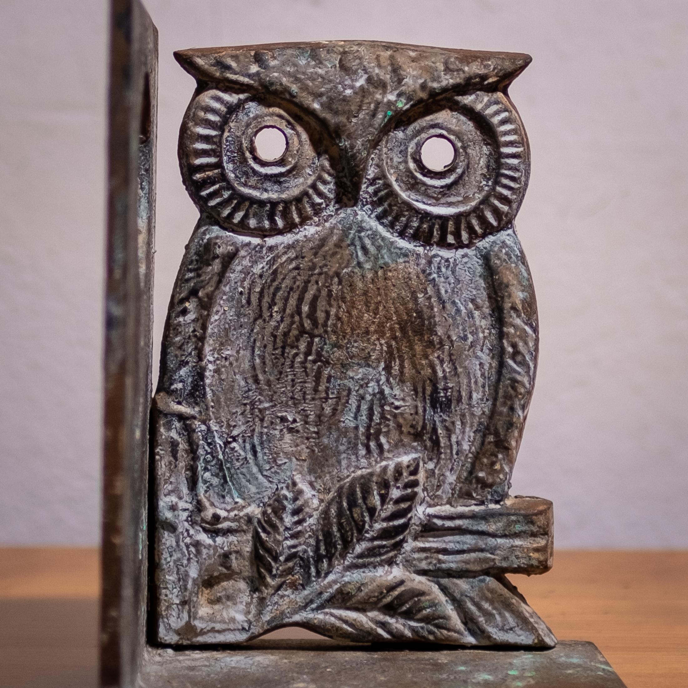 Mid-Century Japanese Iron Owl Bookends In Good Condition In San Diego, CA