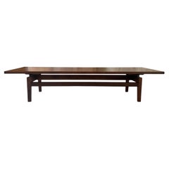 Banco de mesa de centro con tablero flotante de nogal de diseño Jens Risom de mediados de siglo
