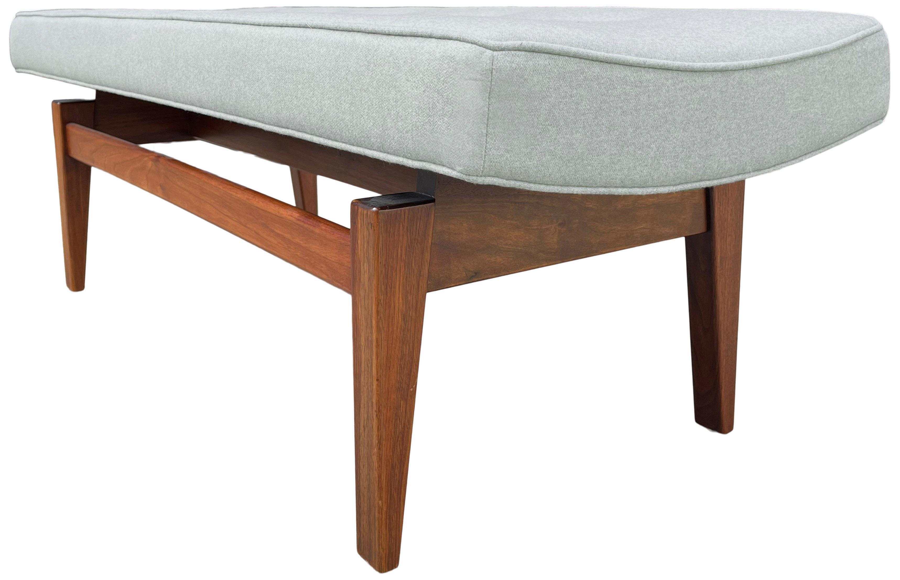  Midcentury Jens Risom U-620 Floating Top Bench 1