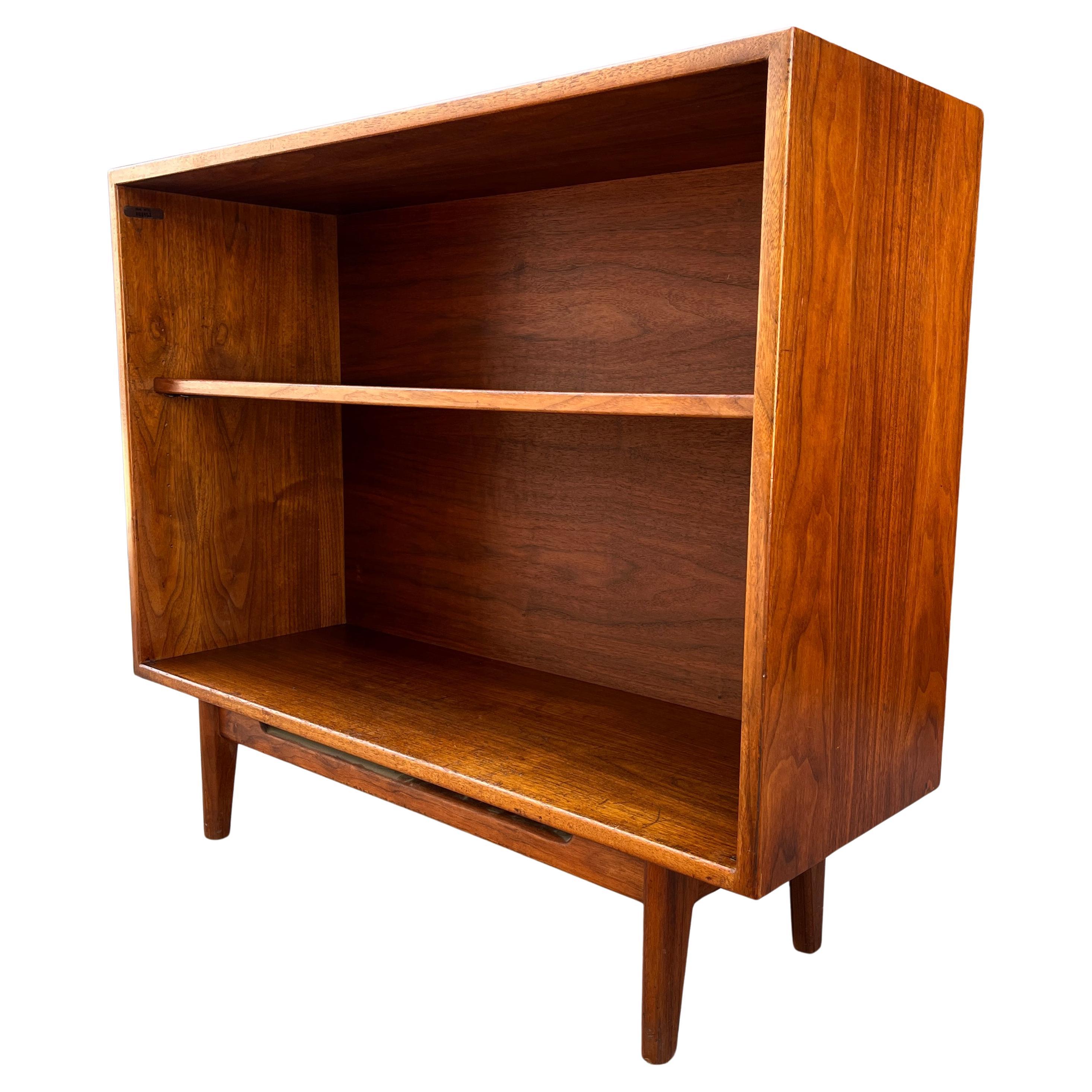 Midcentury Jens Risom Walnut Bookcase 3