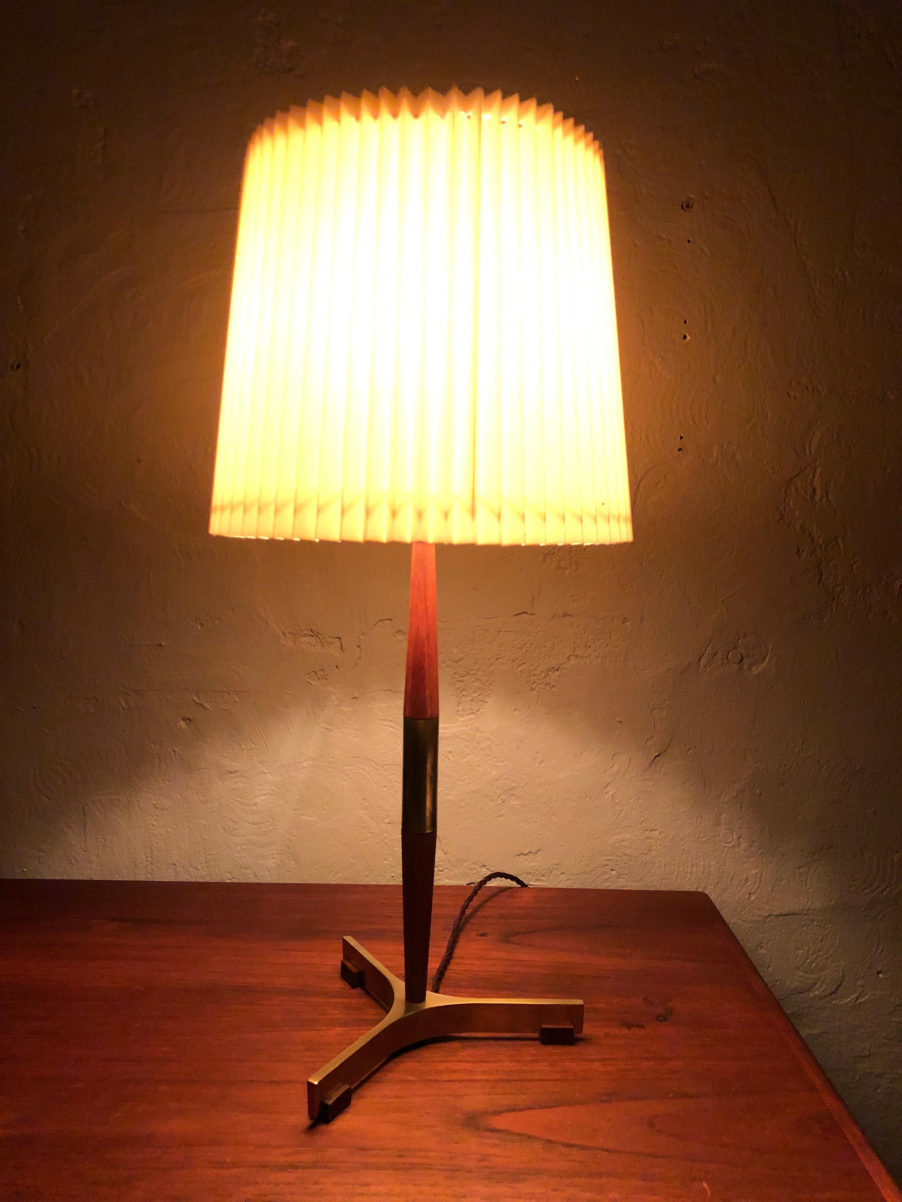 Midcentury Jo Hammerborg President Table Lamp for Fog & Mørup in Teak and Brass For Sale 6