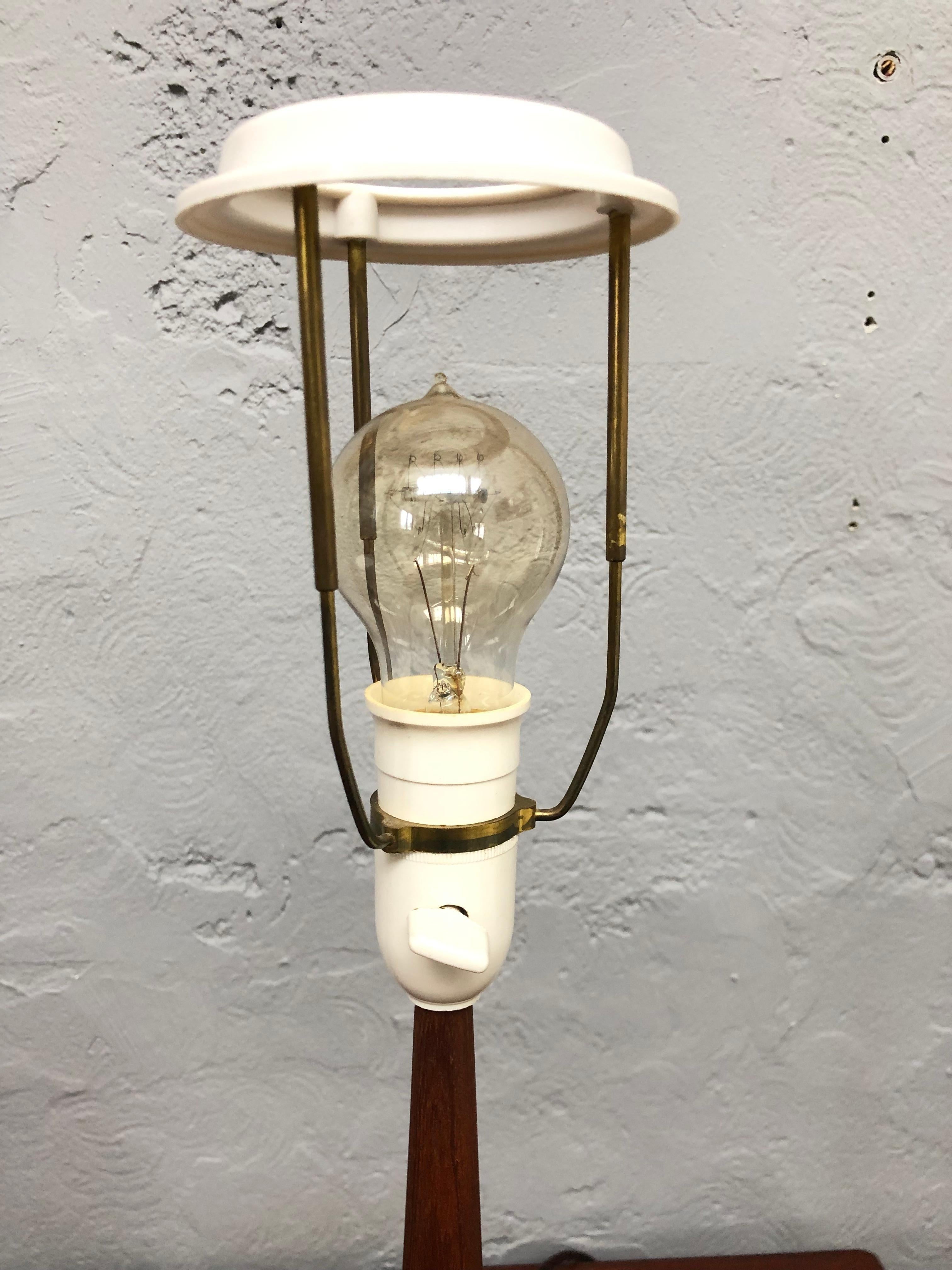 Mid-20th Century Midcentury Jo Hammerborg President Table Lamp for Fog & Mørup in Teak and Brass For Sale