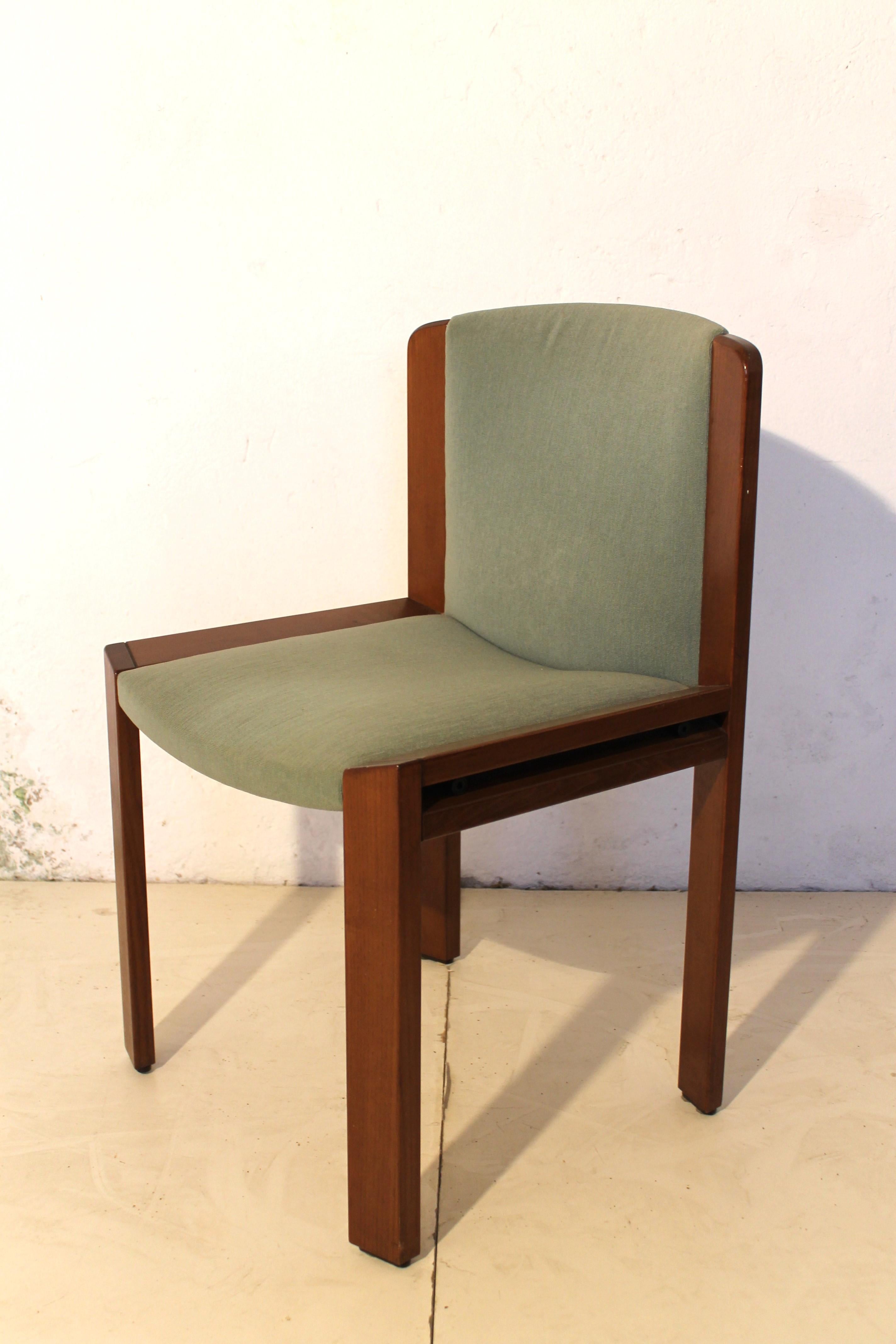 Mid-Century-Stuhl „Modell 300“ von Joe Colombo für Pozzi, Italien '60er Jahre (Moderne der Mitte des Jahrhunderts) im Angebot