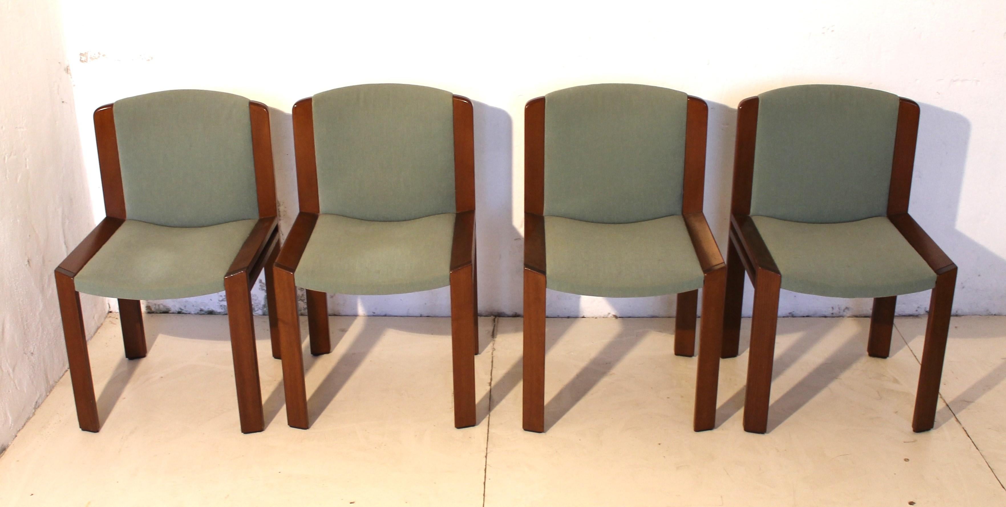 Mid-Century-Stuhl „Modell 300“ von Joe Colombo für Pozzi, Italien '60er Jahre (Italienisch) im Angebot