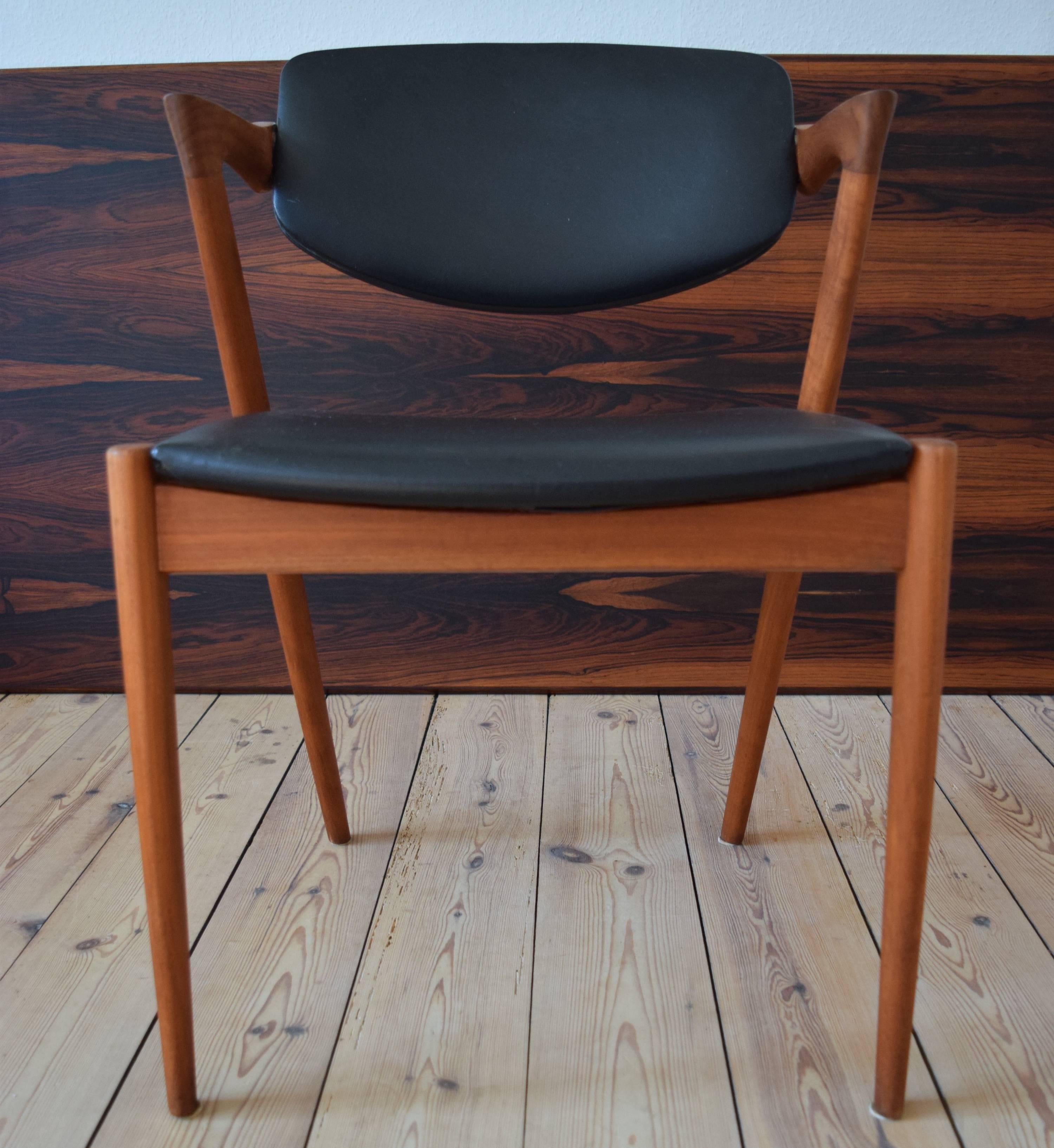 Midcentury Kai Kristiansen Model 42 Teak Dining Chair In Good Condition For Sale In Nyborg, DK
