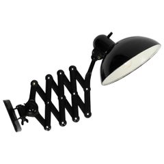 Lampe ciseau murale Kaiser Idell du milieu du siècle dernier, modèle 6614 en noir avec grand abat-jour