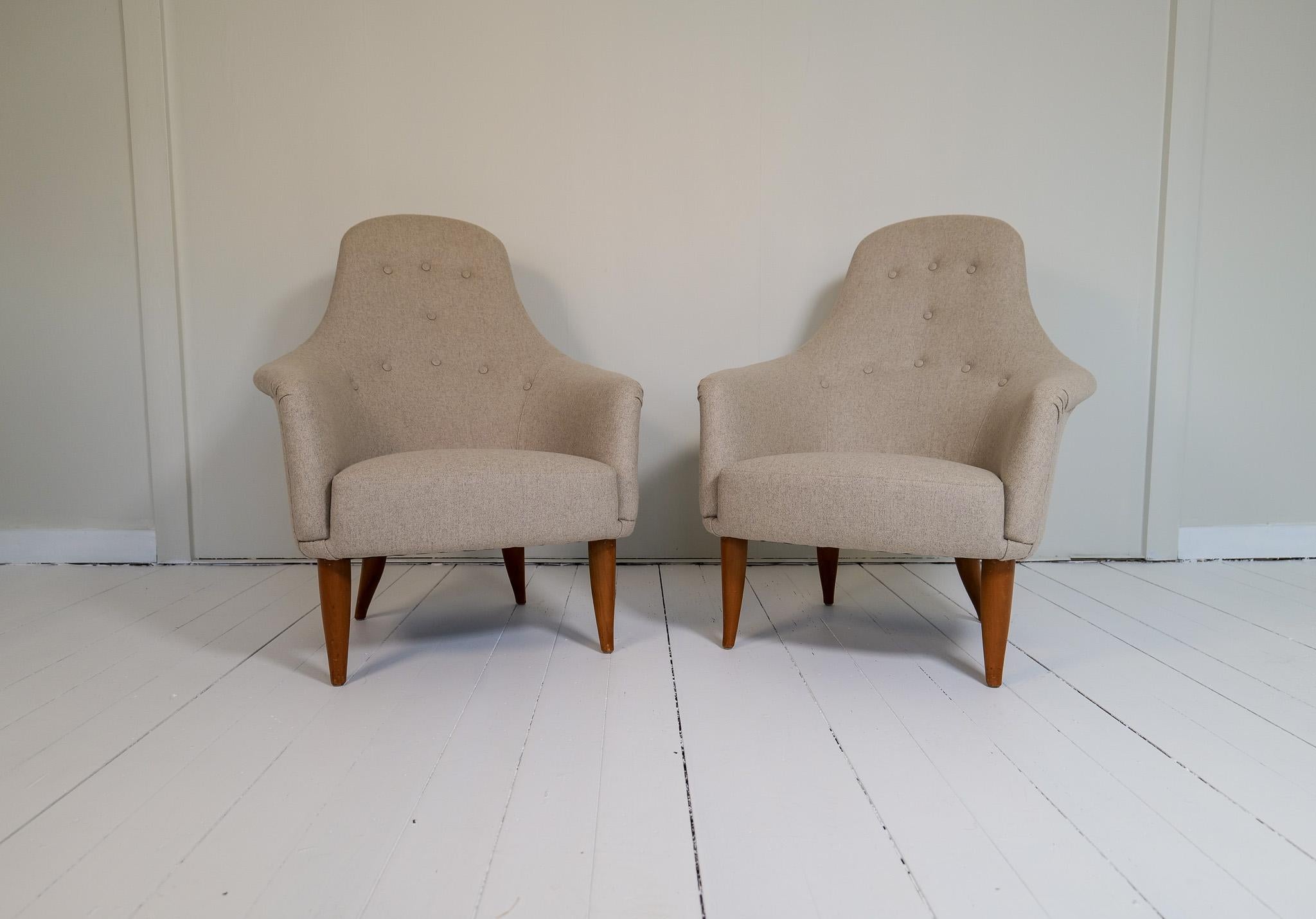 This set of two lounge chairs with elegant and sensual forms was named “Big Adam” and was a series 