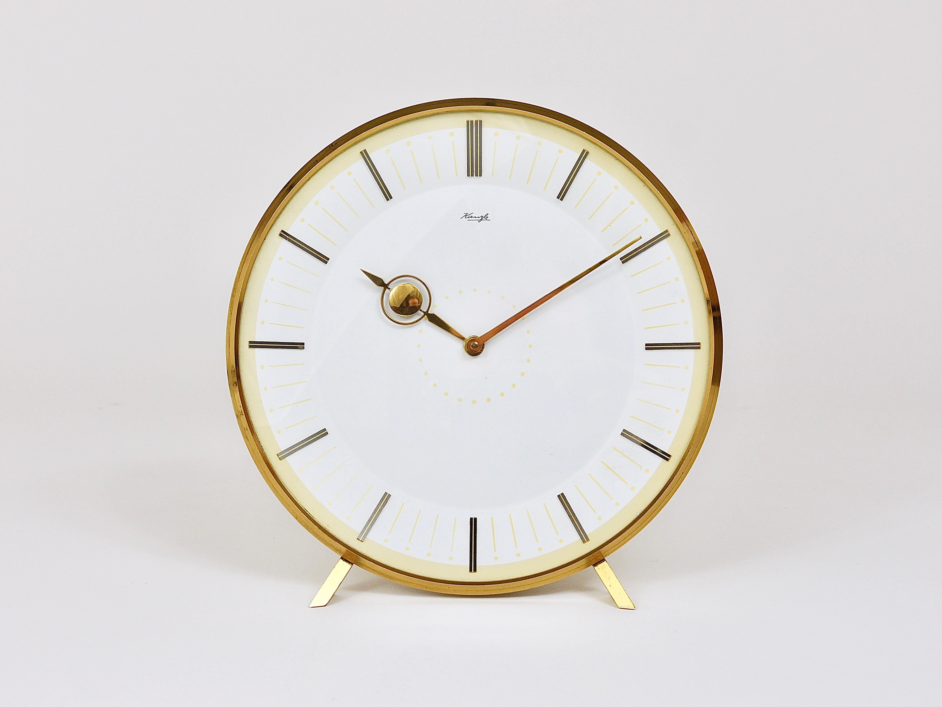 Midcentury Kienzle Brass Table Clock, Heinrich Moeller Style, Germany, 1950s In Good Condition For Sale In Vienna, AT