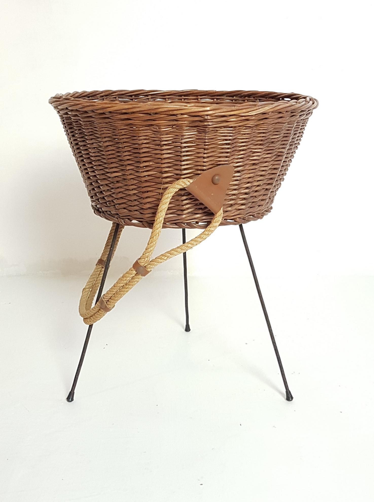 Mid-Century Modern Midcentury Knitting Basket, Italy For Sale