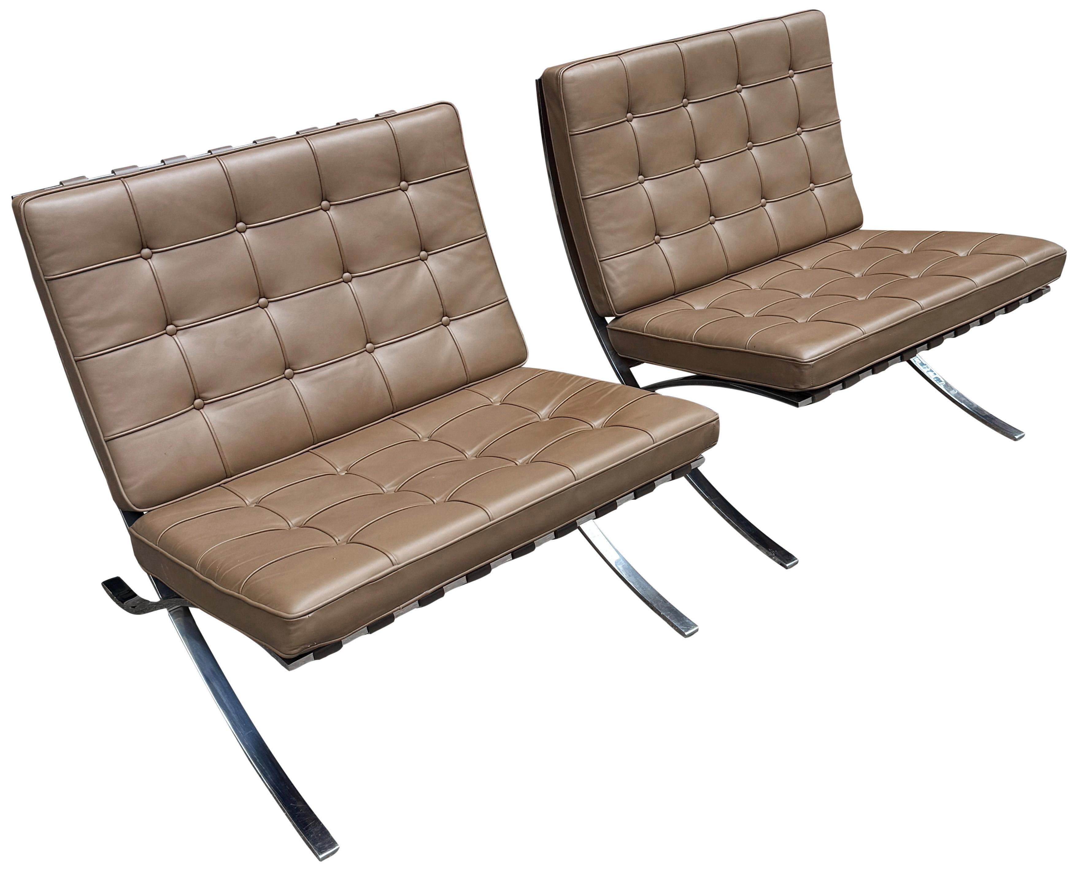 Chaise Barcelona du milieu du siècle de Knoll en acier inoxydable de commande spéciale en vente 4