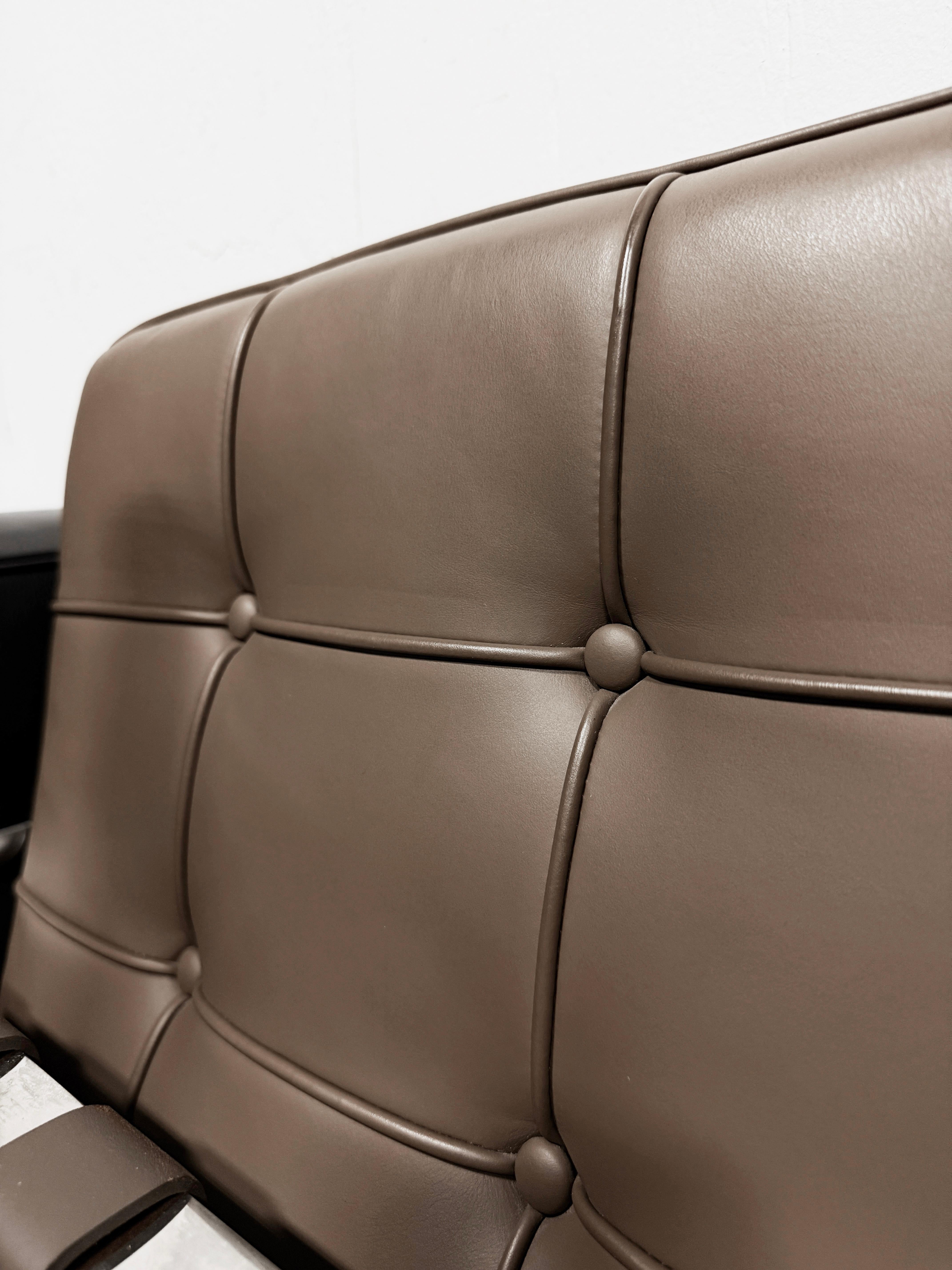 Chaise Barcelona du milieu du siècle de Knoll en acier inoxydable de commande spéciale en vente 9