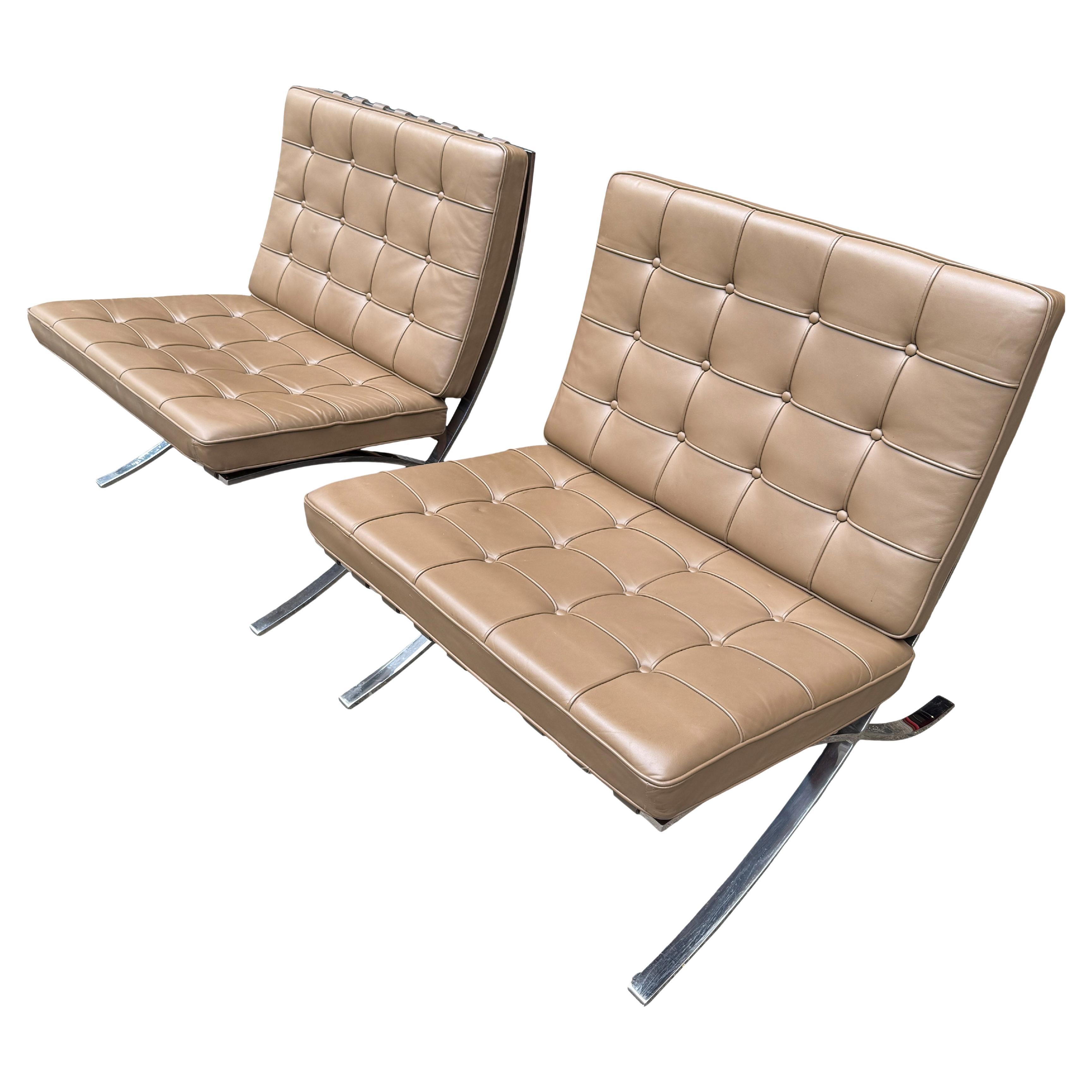Allemand Chaise Barcelona du milieu du siècle de Knoll en acier inoxydable de commande spéciale en vente