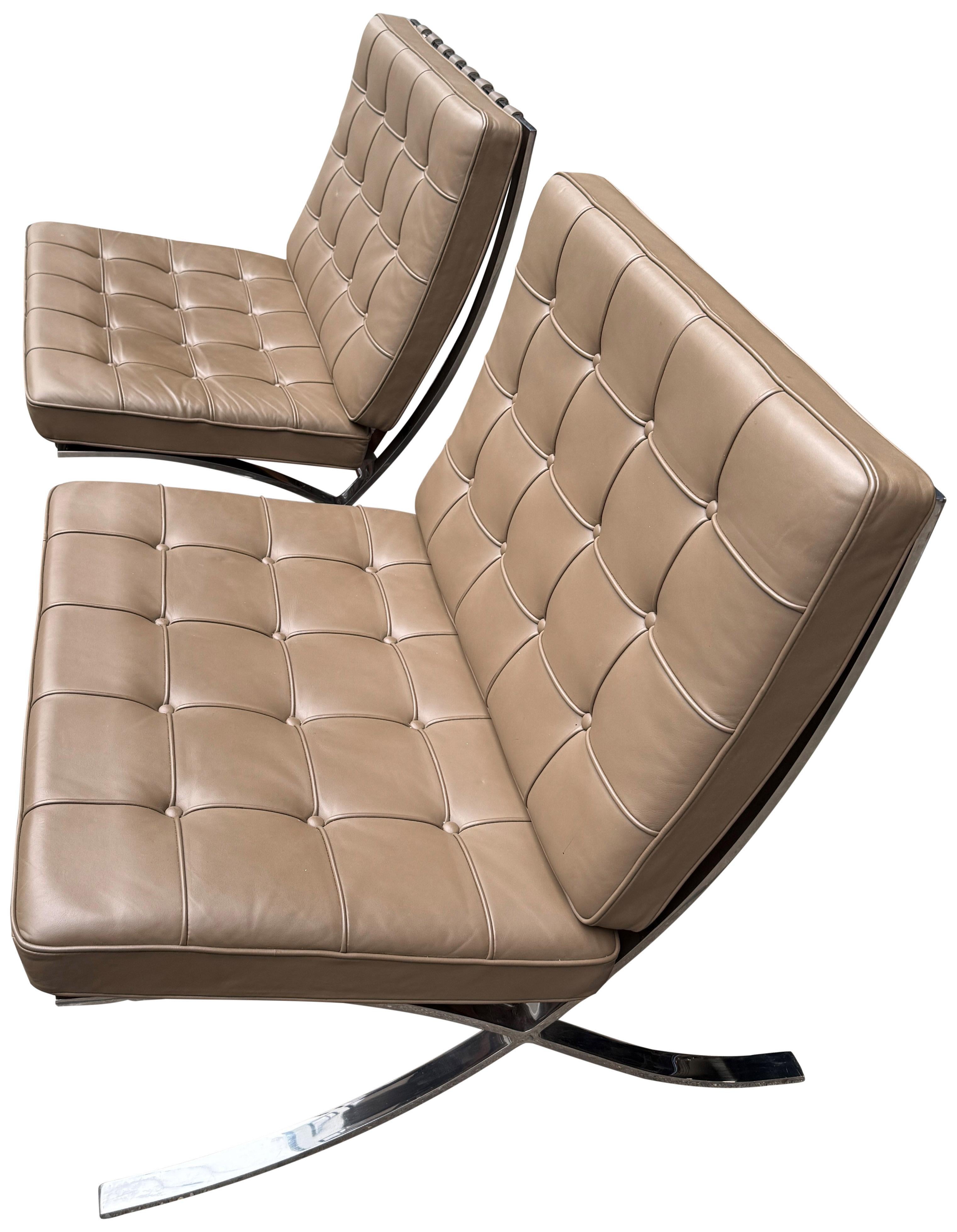 Chaise Barcelona du milieu du siècle de Knoll en acier inoxydable de commande spéciale Bon état - En vente à BROOKLYN, NY
