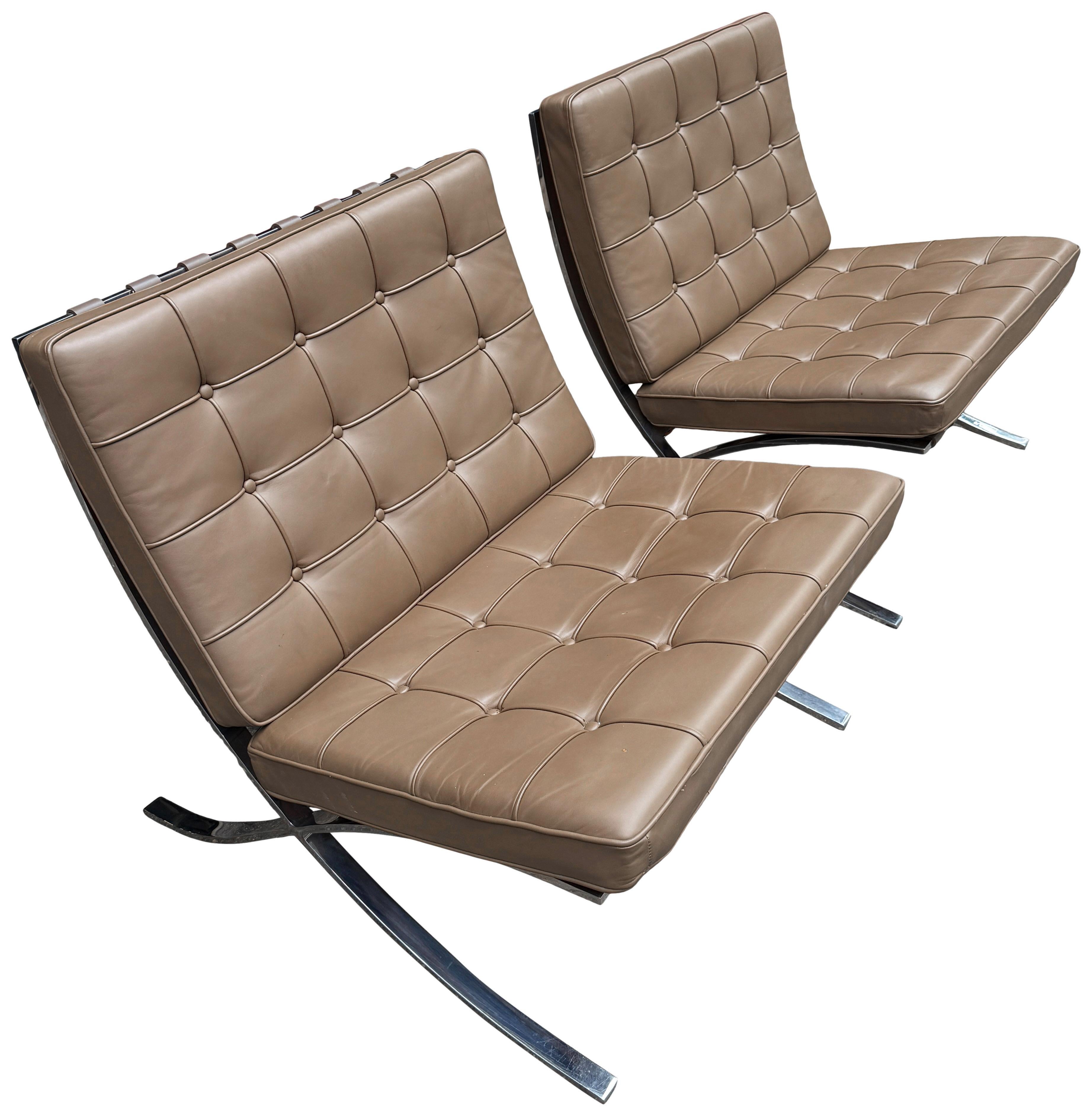 Chaise Barcelona du milieu du siècle de Knoll en acier inoxydable de commande spéciale en vente 2
