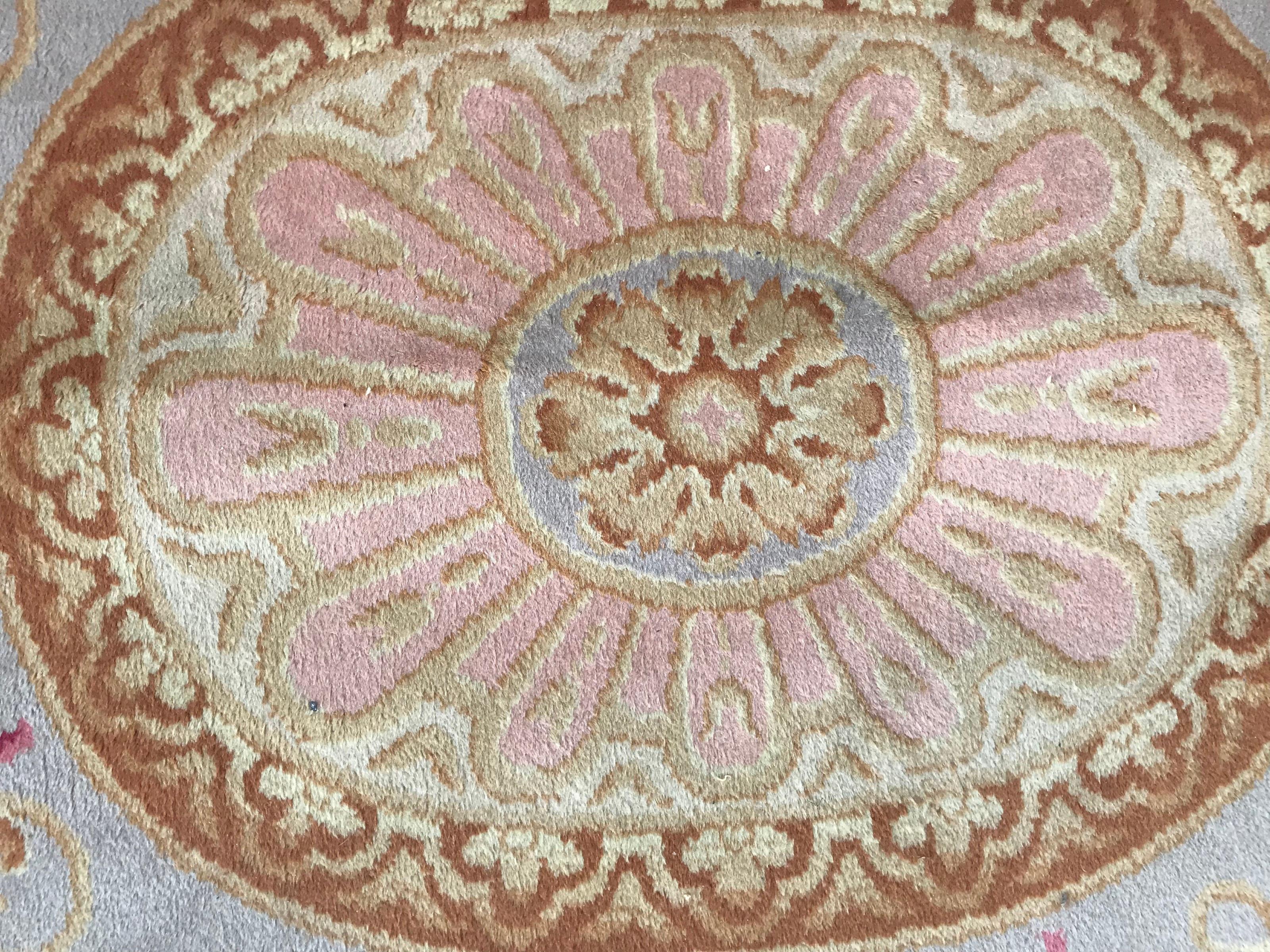 Tappeto di design Savonnerie di Bobyrug, annodato in stile Midcentury Aubusson in vendita 5