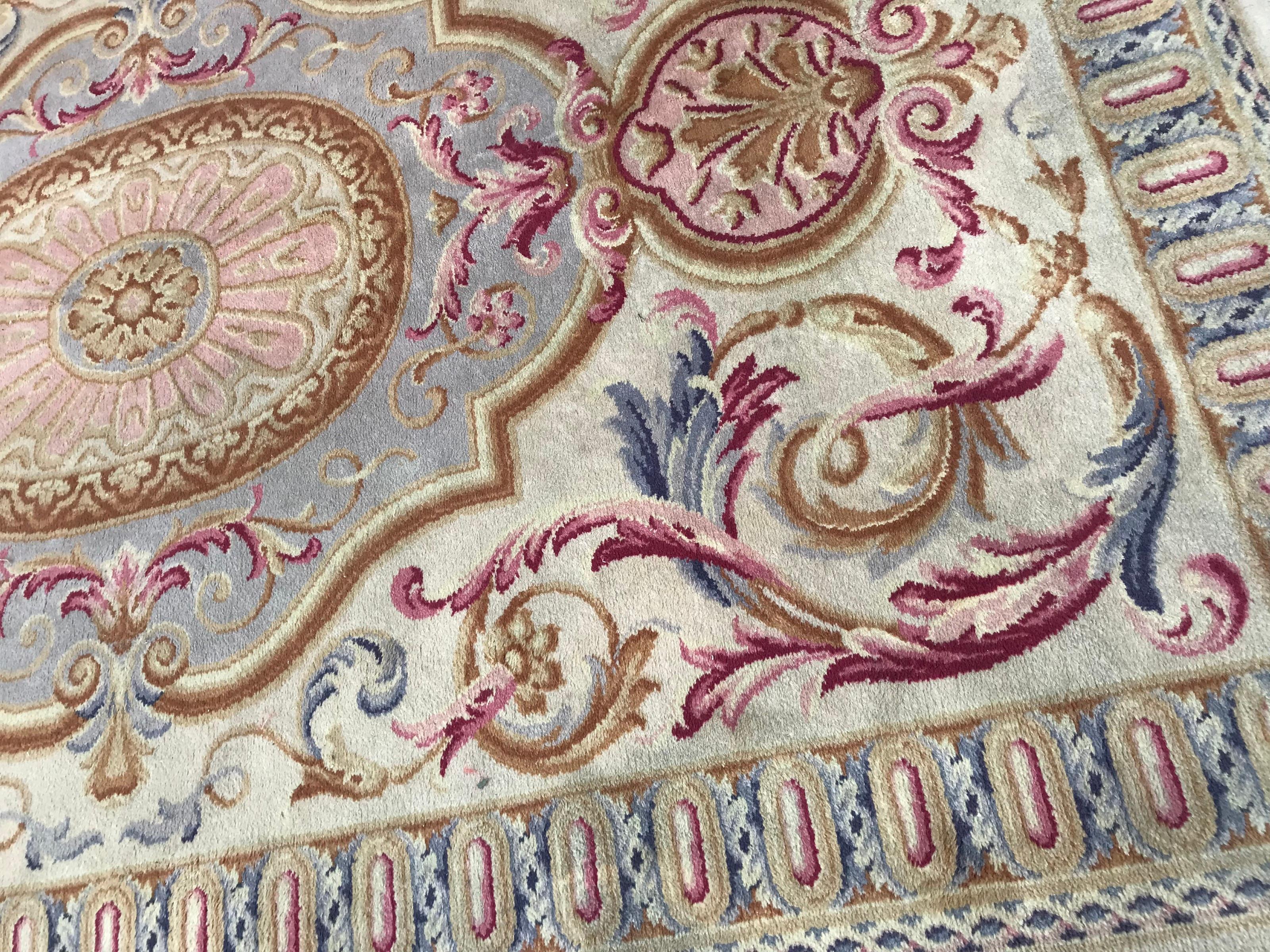 Bobyrug’s Midcentury Knotted Aubusson Savonnerie Design Rug In Good Condition For Sale In Saint Ouen, FR