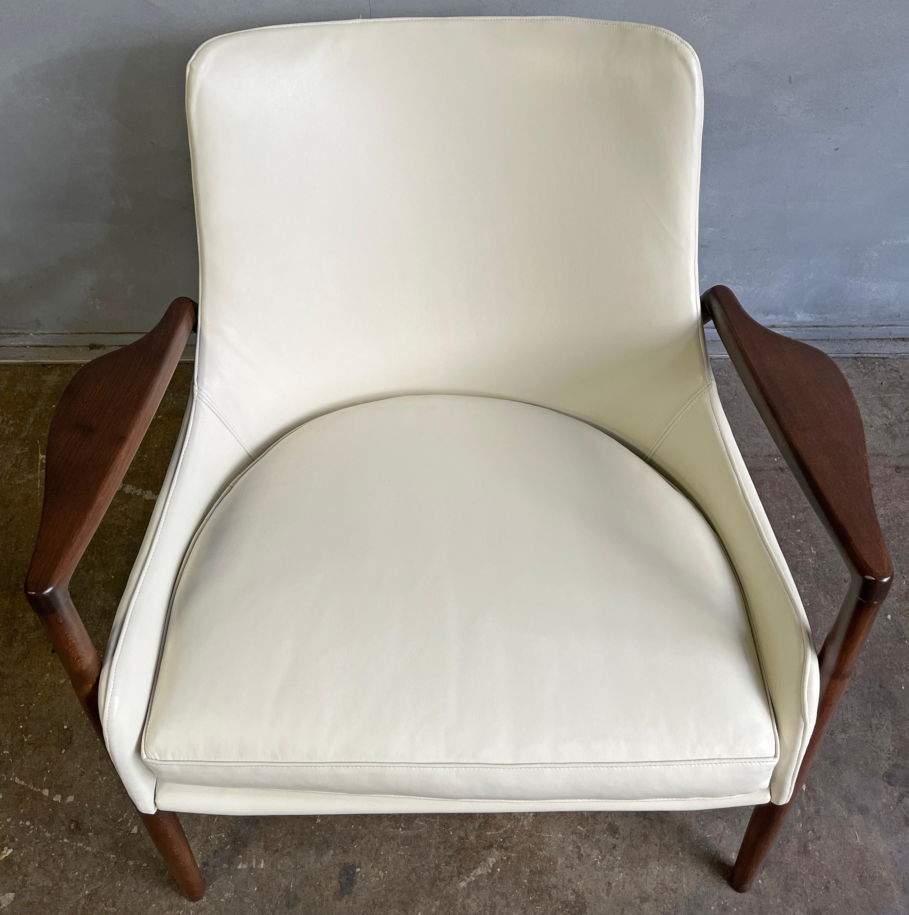Midcentury Kofod Larsen Lounge Chairs Pair 7