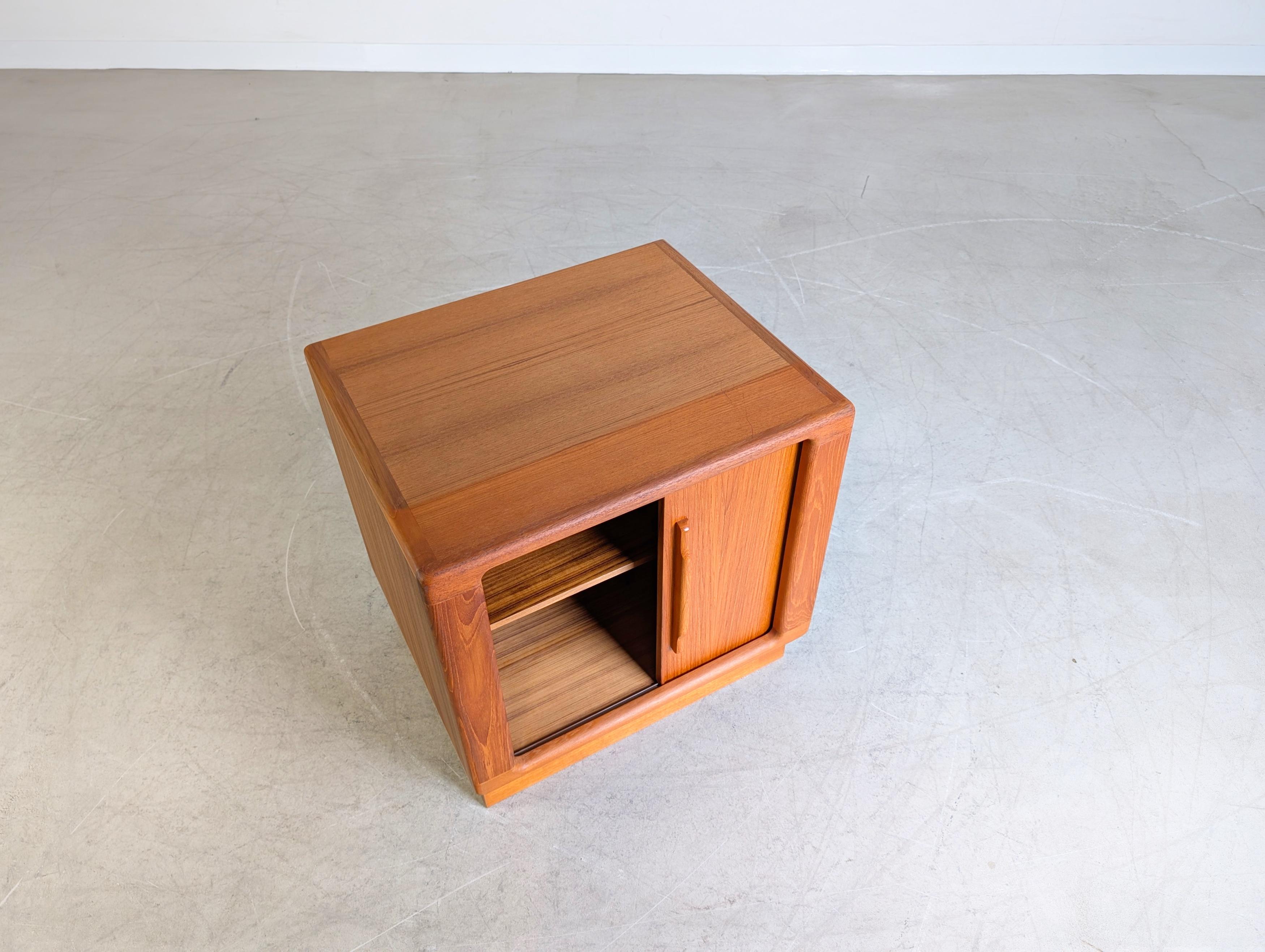 Rosewood Midcentury Kommode Nachttisch Beistelltisch Vintage Teak danish For Sale