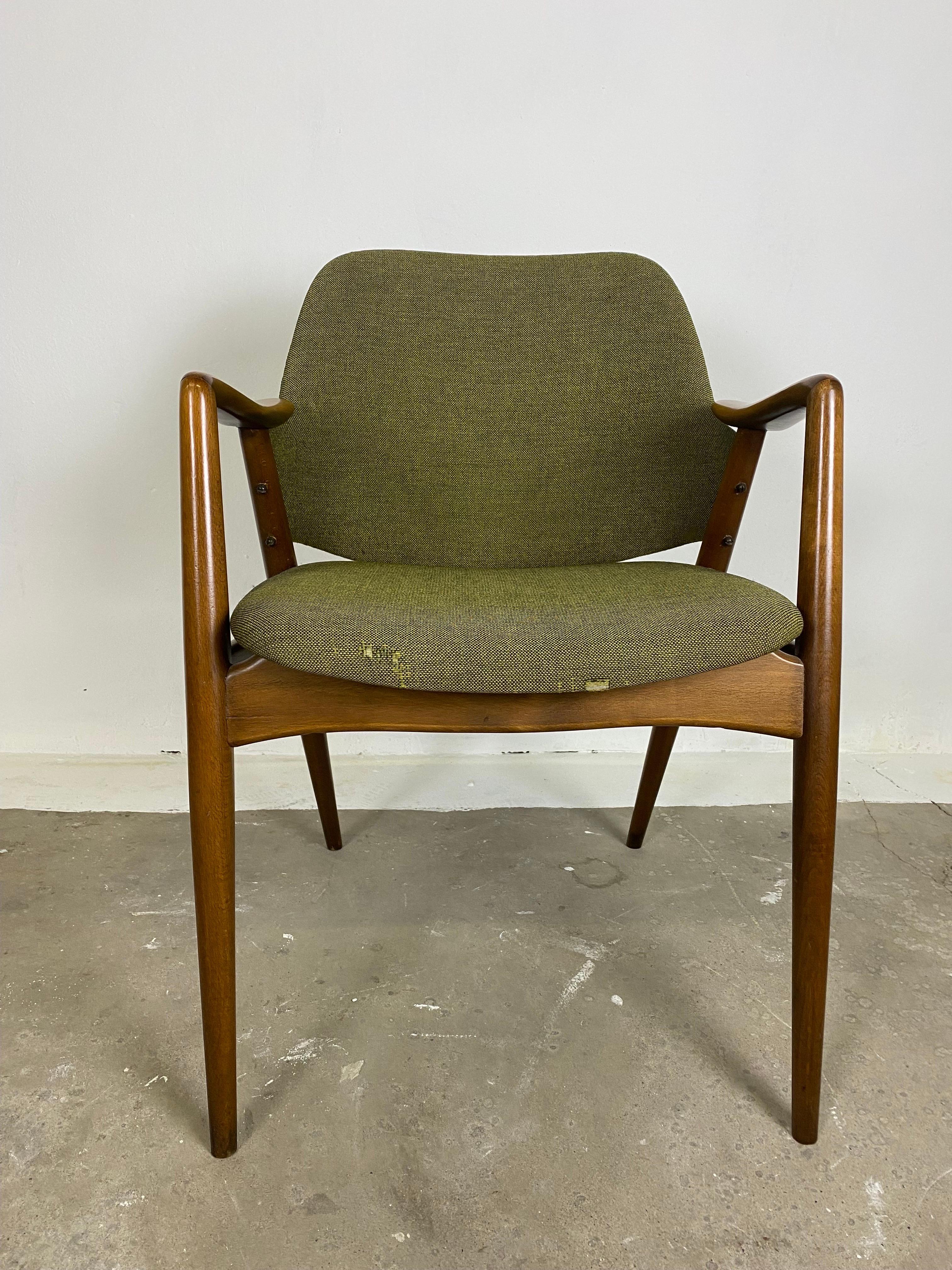 For maybe Reupholstery: A Set of  two Kontur Chairs  by Alf Svensson for Dux of Sweden ,1950s.
Very stabile , comfortable and ergonomic .

These Chairs are in Design and Quality perfectly matching to the famous Kontur Sofa from Alf Svensson for