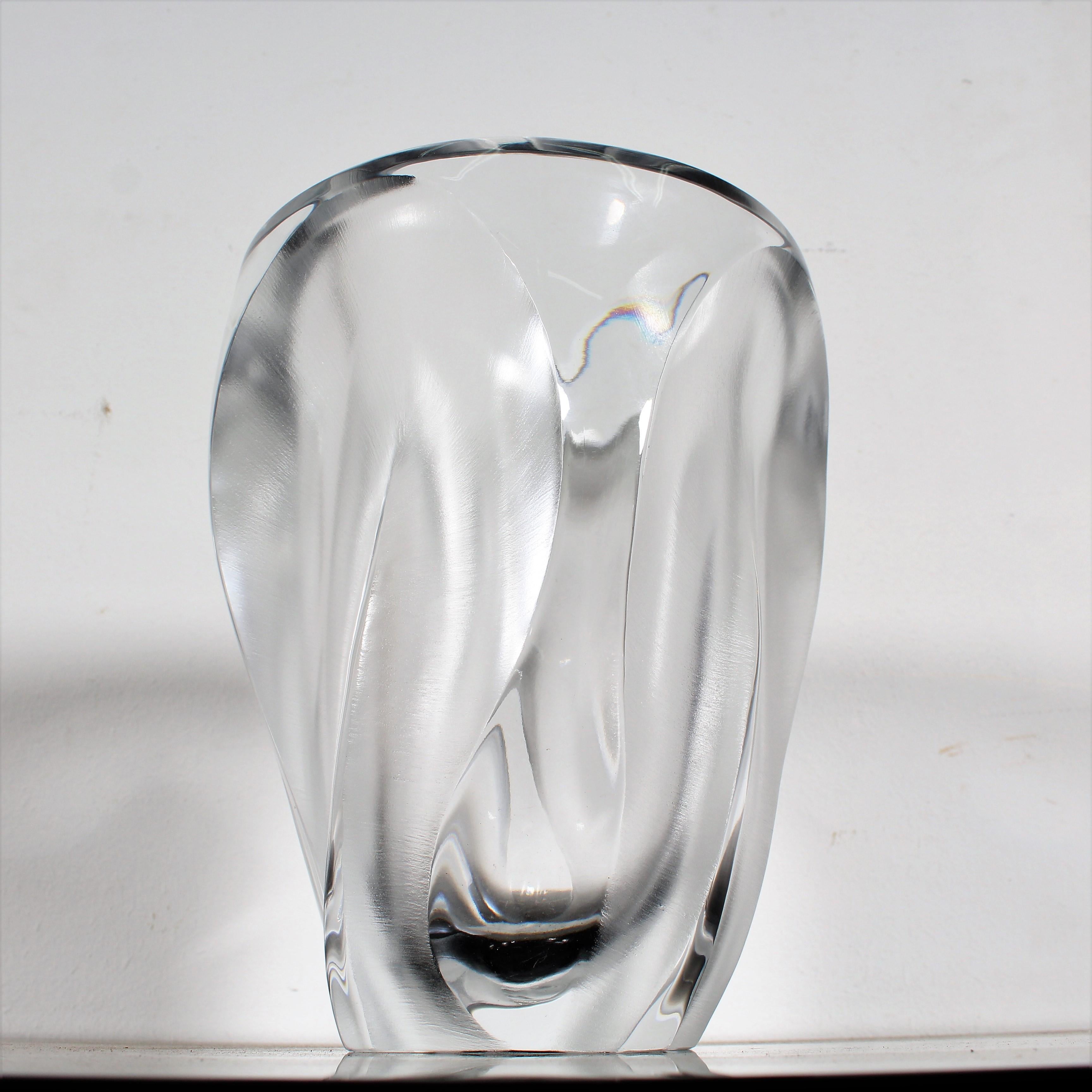 Midcentury Lalique Ingrid Vase in Clear Crystal, France, 1960s 1