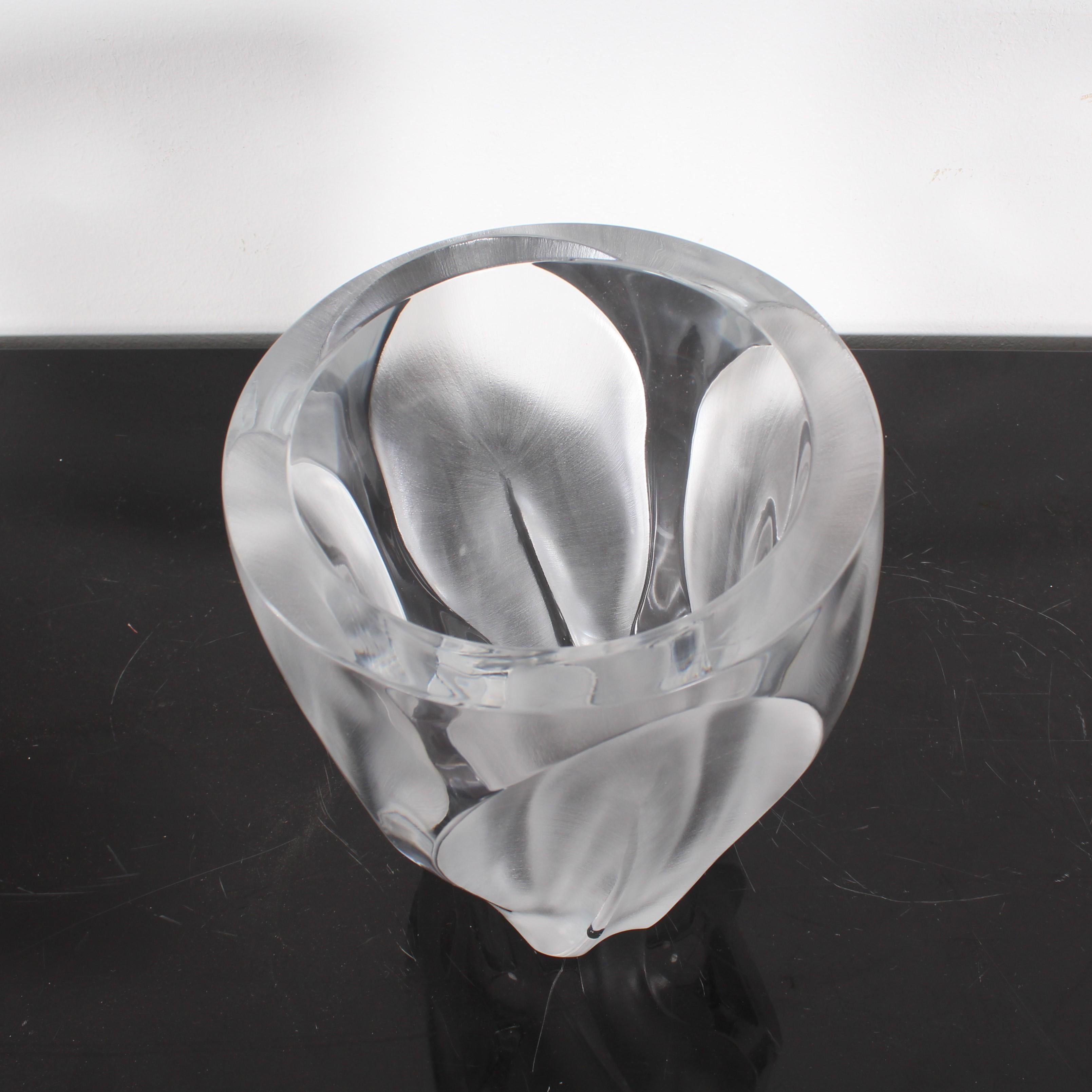 Midcentury Lalique Ingrid Vase in Clear Crystal, France, 1960s In Excellent Condition In Palermo, IT