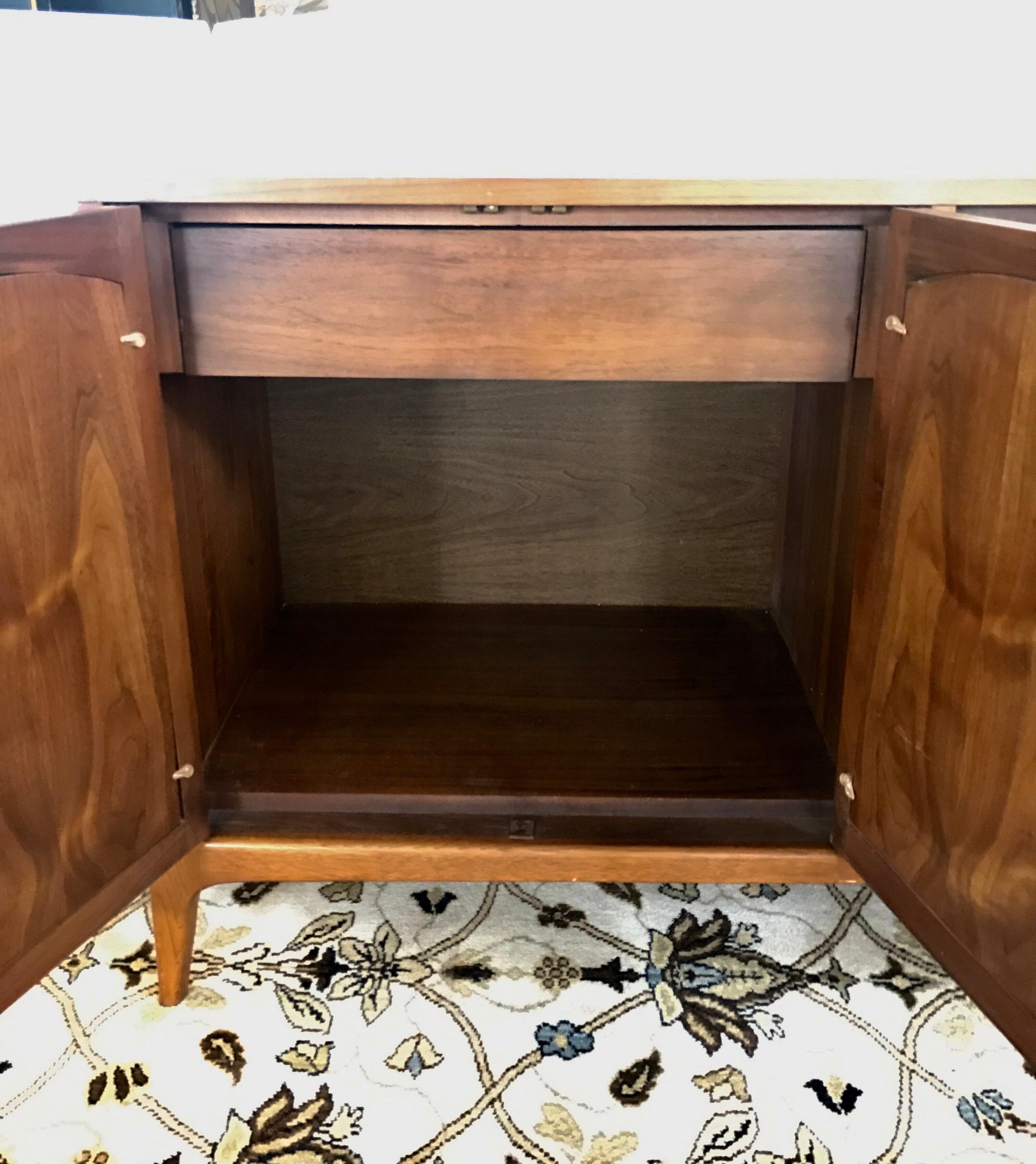 American Mid Century Lane Altavista Walnut Credenza Cabinet Dresser
