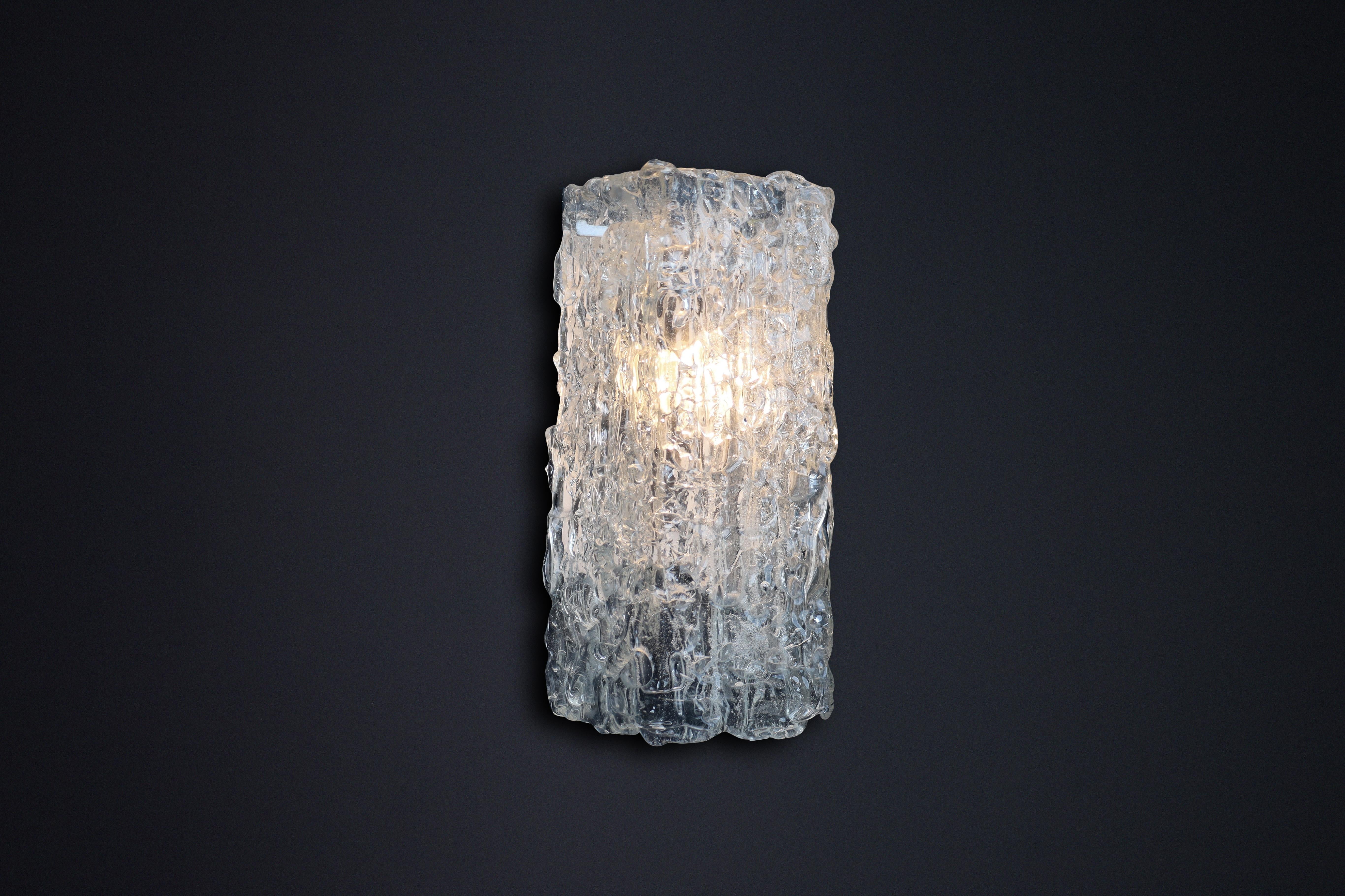Mid-Century Modern Grandes appliques en verre d'art du milieu du siècle, Autriche, années 1950 en vente