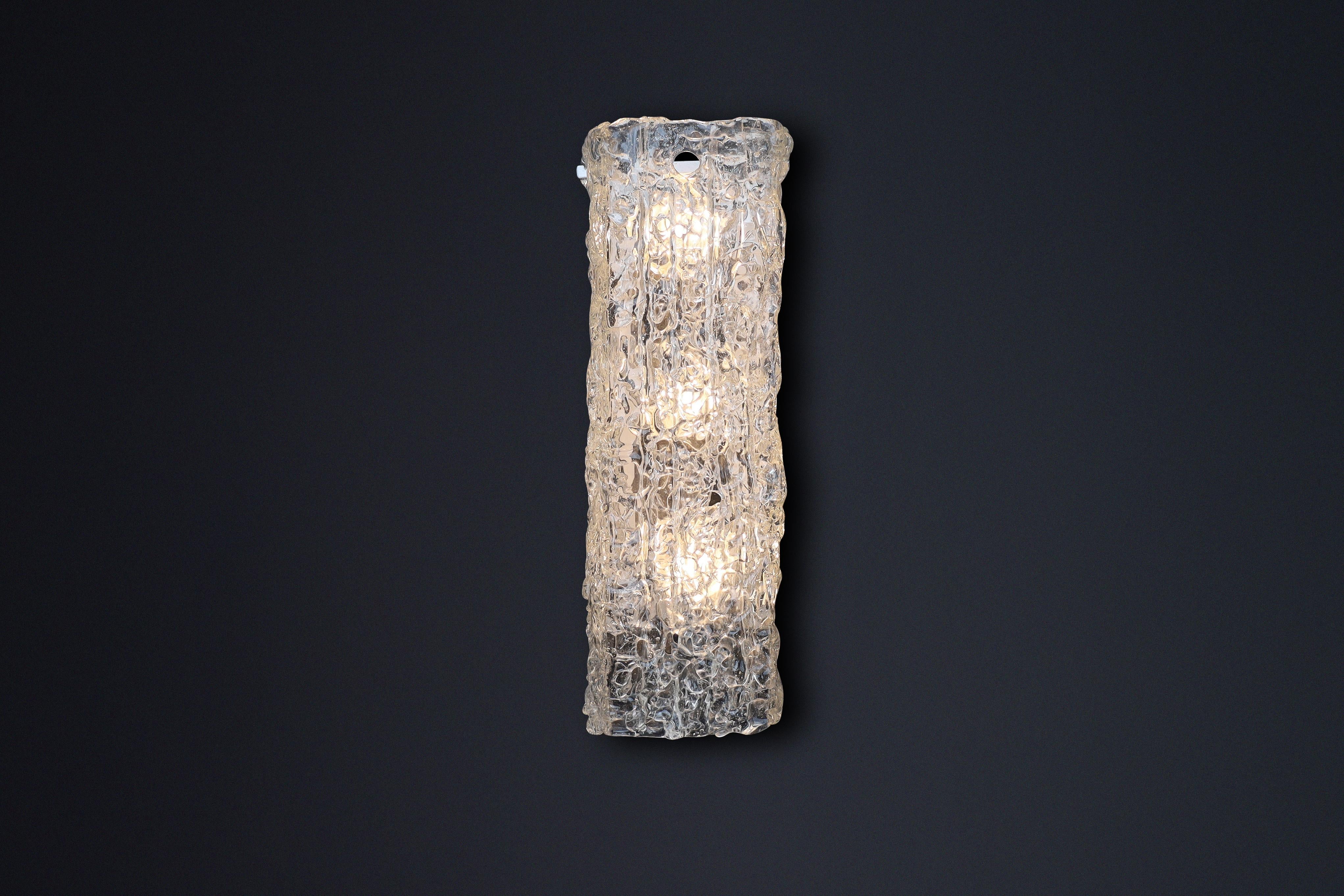 Métal Grandes appliques en verre d'art du milieu du siècle, Autriche, années 1950 en vente