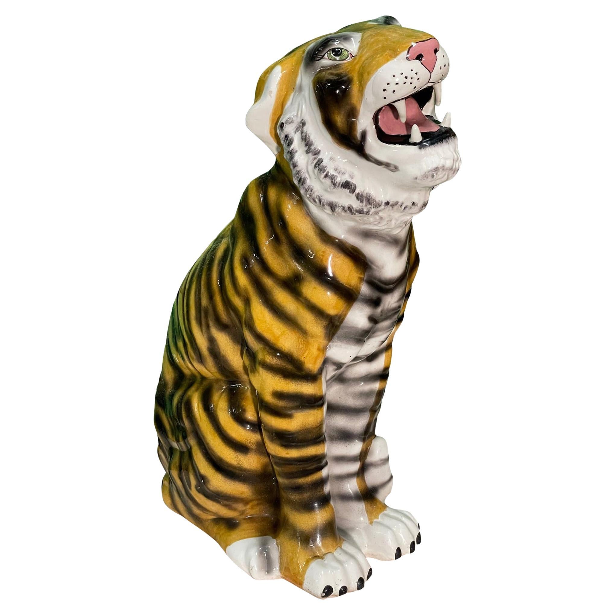 Grande statue de tigre en céramique émaillée du milieu du siècle dernier en vente