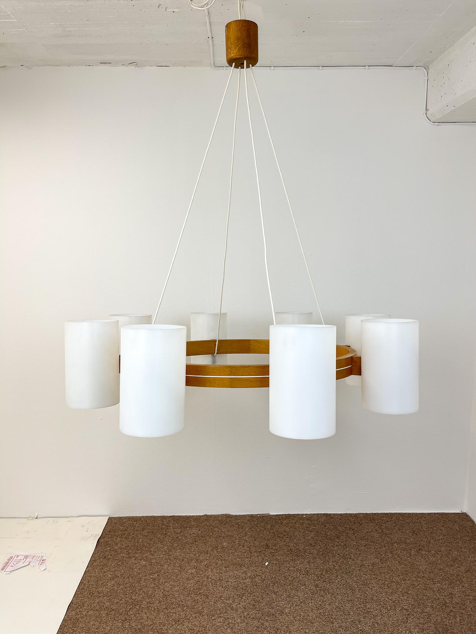 Midcentury Large Chandelier, Pine and Acrylic Luxus Sweden, 1960s In Good Condition In Hillringsberg, SE
