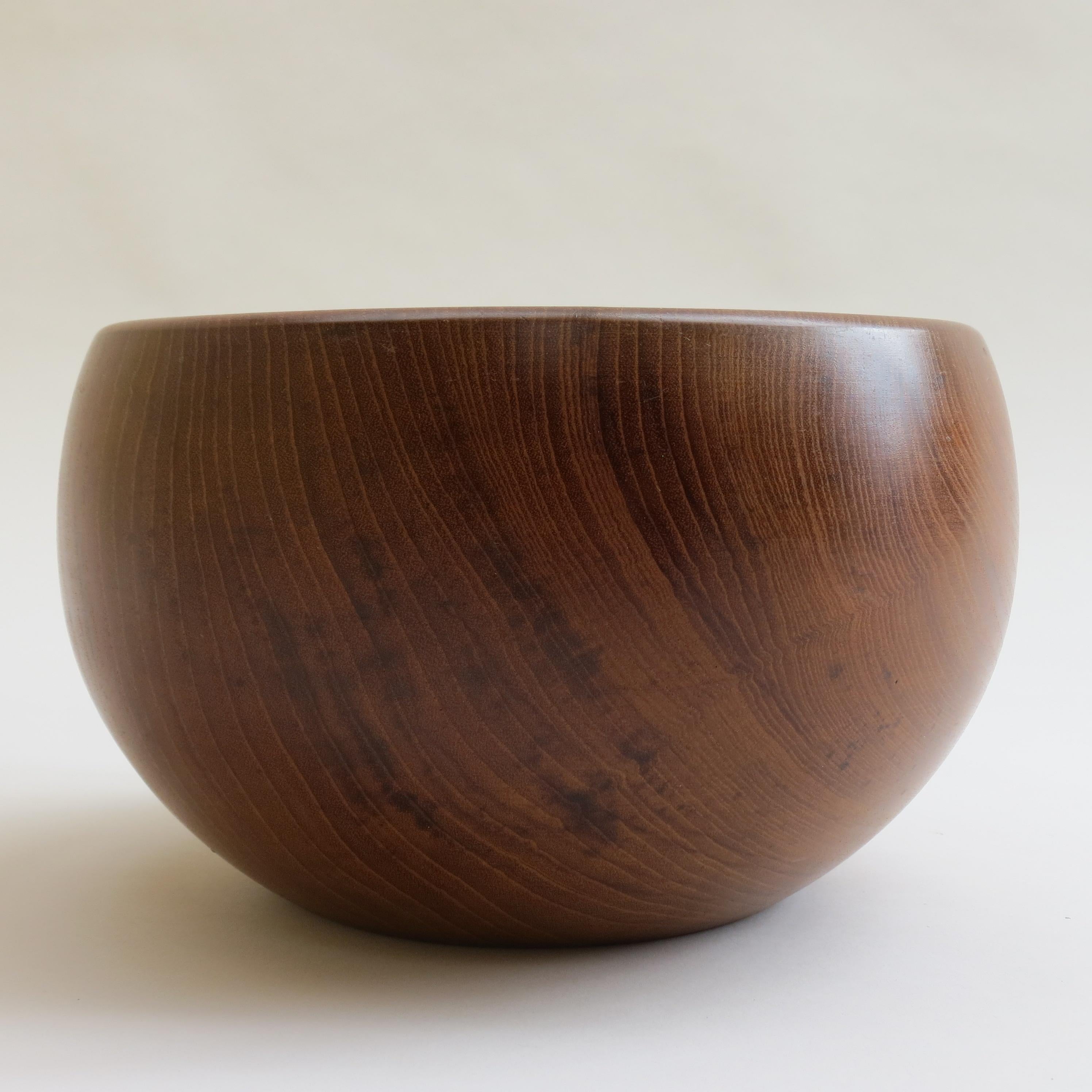 Midcentury Large Handcrafted Teak Wooden Bowl by Galatix, England, 1970s 4
