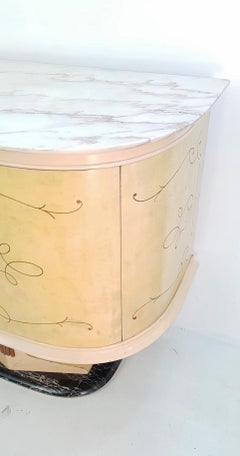 Credenza italiana de mediados de siglo con tapa y base de mármol macizo