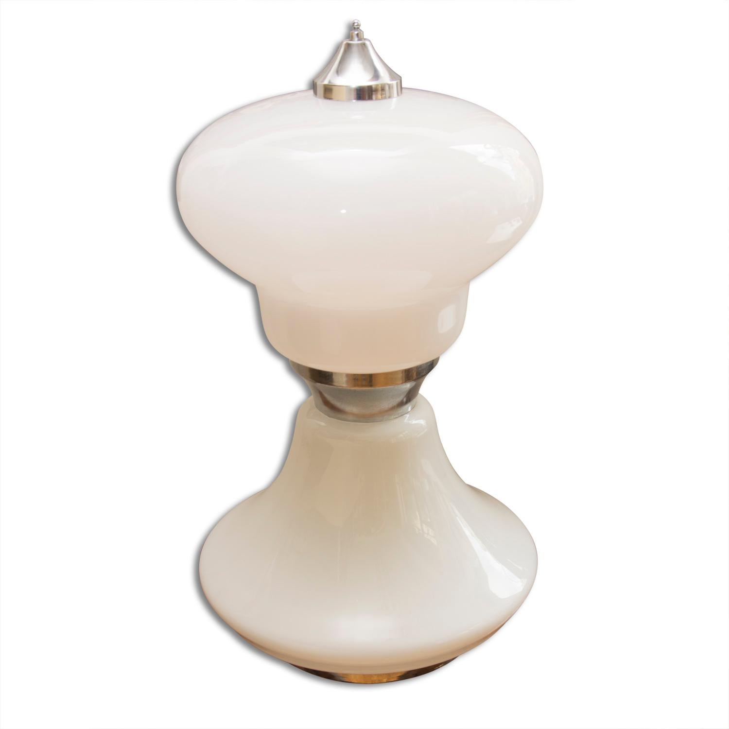 Midcentury Large Italian Milky Glass Table Lamp, 1960s In Excellent Condition For Sale In Prague 8, CZ