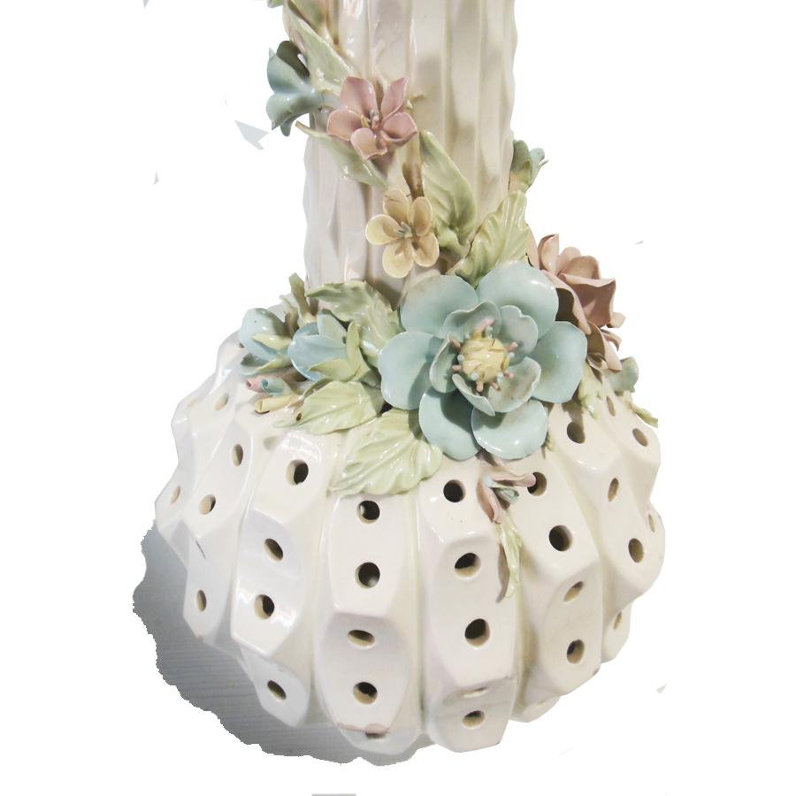 Milieu du XXe siècle  Extra large lampe de bureau Art Déco en porcelaine avec lumière intérieure (pic spécial) en vente
