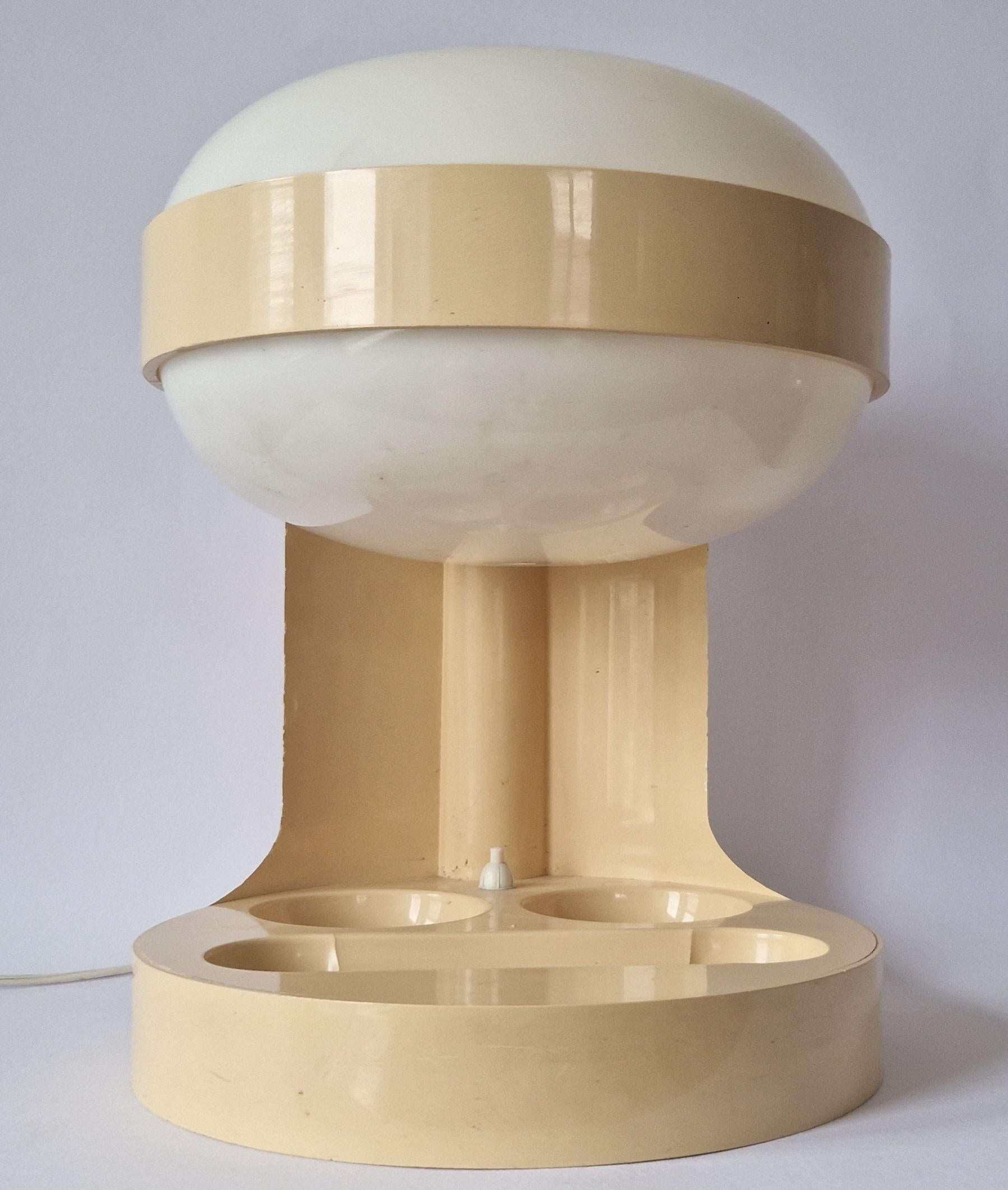 Midcentury Large Table Lamp KD29 by Joe Colombo for Kartell, Italy, 1960s In Good Condition For Sale In Praha, CZ