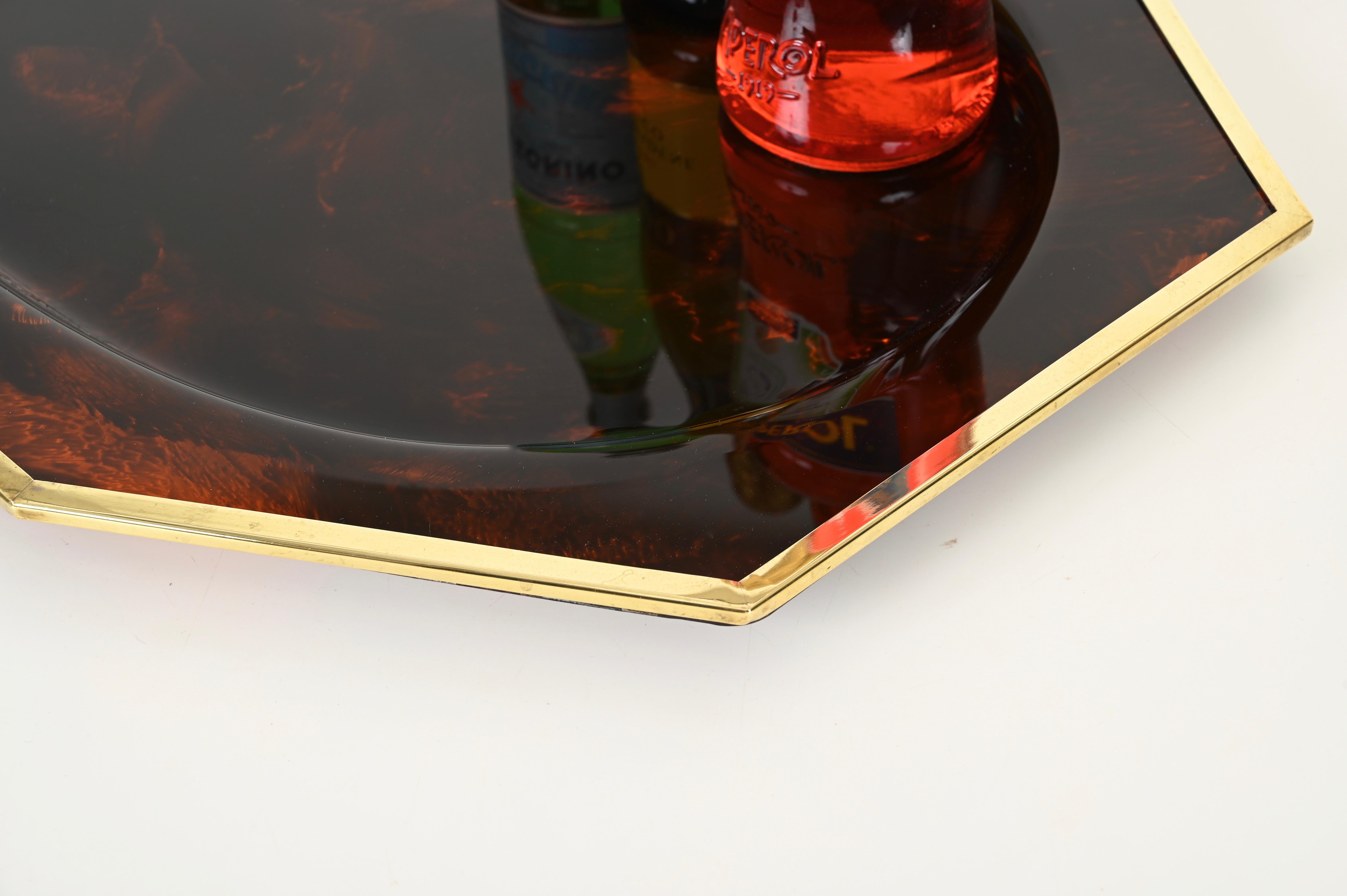 Midcentury Large Tortoiseshell Effect Lucite and Brass Serving Tray, Italy 1970s For Sale 3