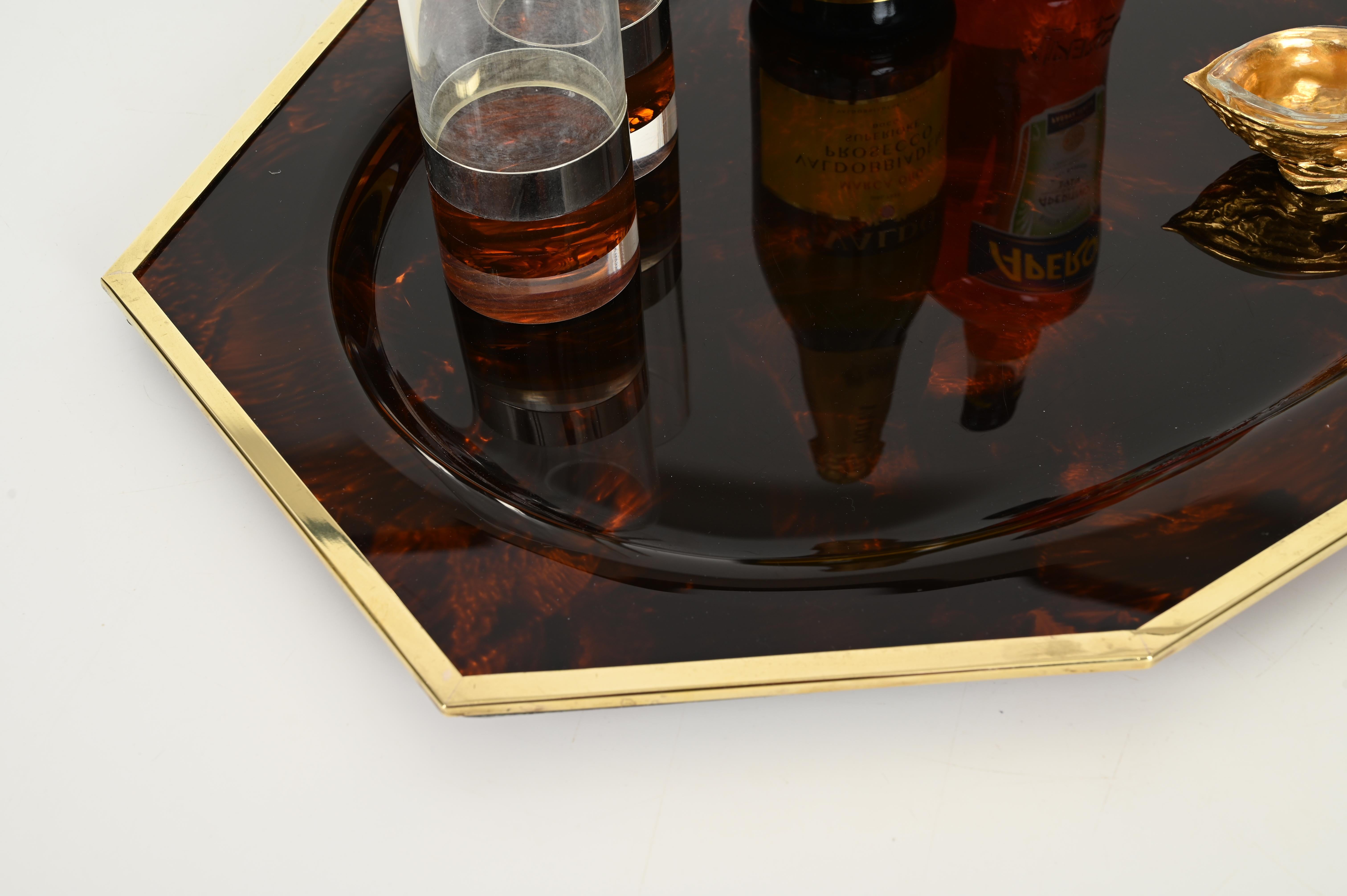 Midcentury Large Tortoiseshell Effect Lucite and Brass Serving Tray, Italy 1970s For Sale 5