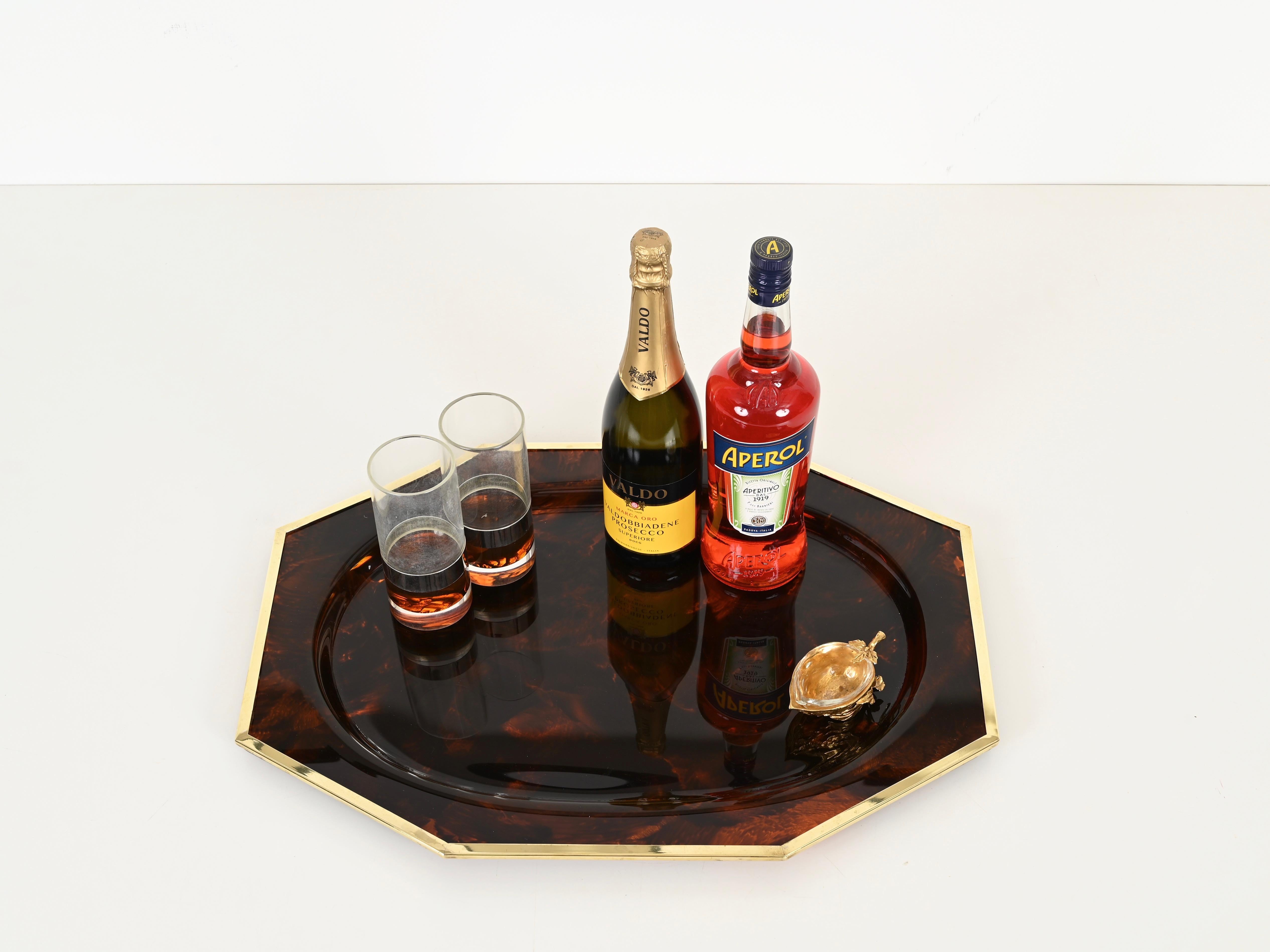 Midcentury Large Tortoiseshell Effect Lucite and Brass Serving Tray, Italy 1970s For Sale 6