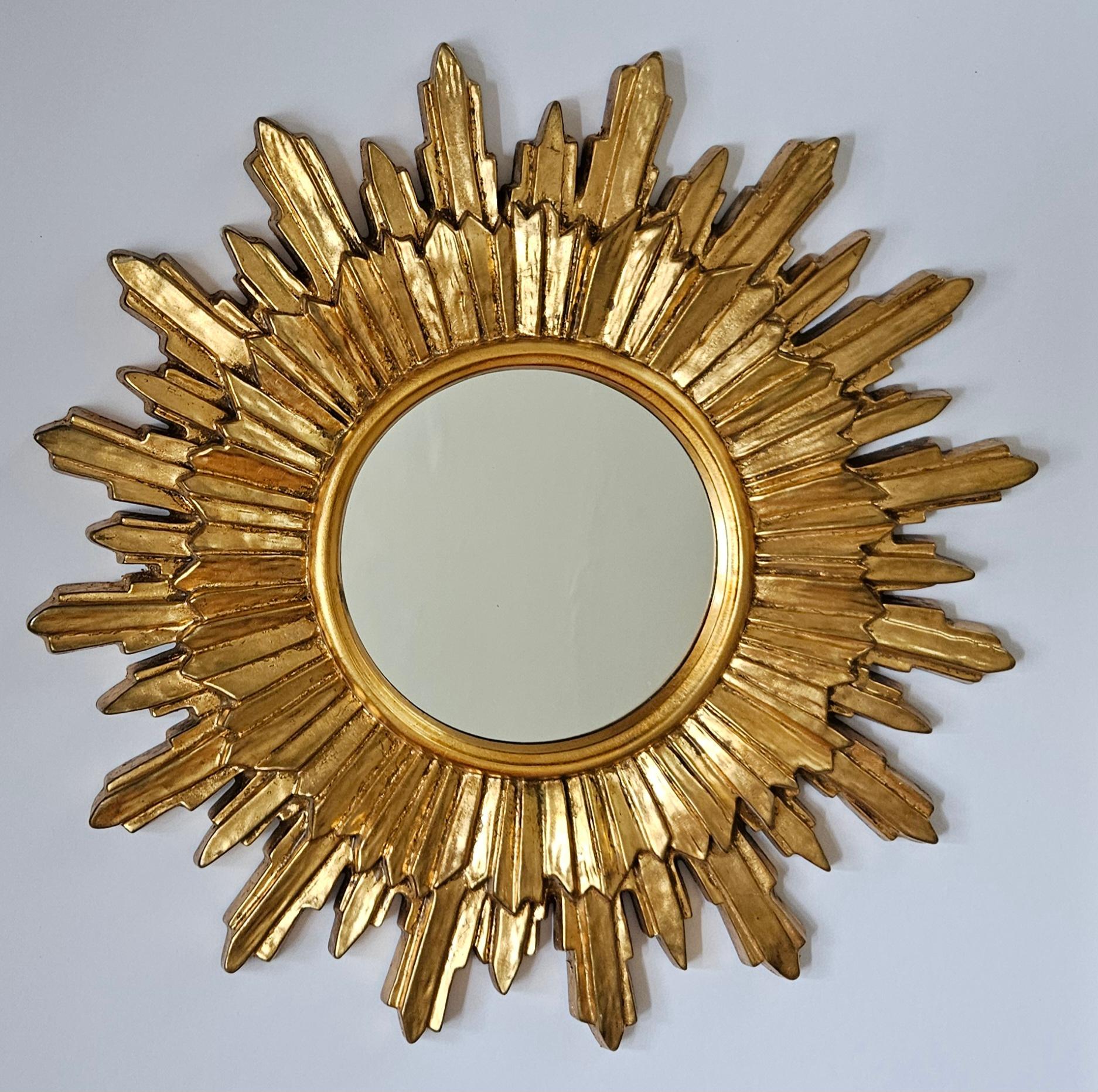 Midcentury Large Wall Mirror Gilted Wood Sunburst Starburst, Italy, 1970s en Bueno estado para la venta en Praha, CZ
