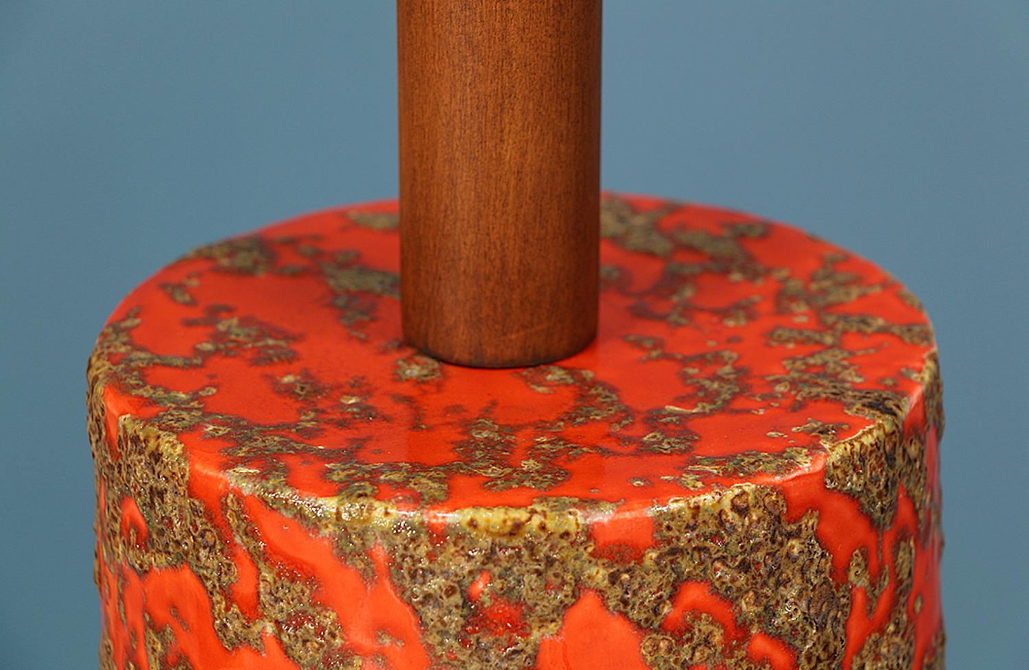 Midcentury Lava-Glazed Ceramic Table Lamp In Excellent Condition In Los Angeles, CA