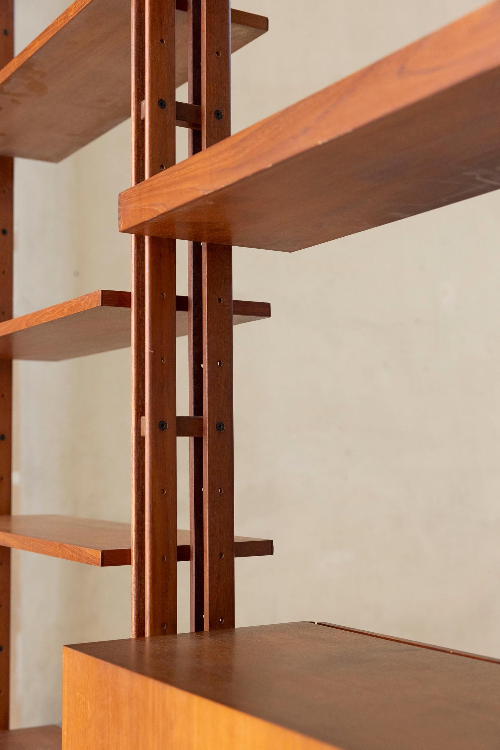 Mid-Century moderno Libreria modulare LB7 di metà secolo disegnata da Franco Albini per Poggi, Italia 1957