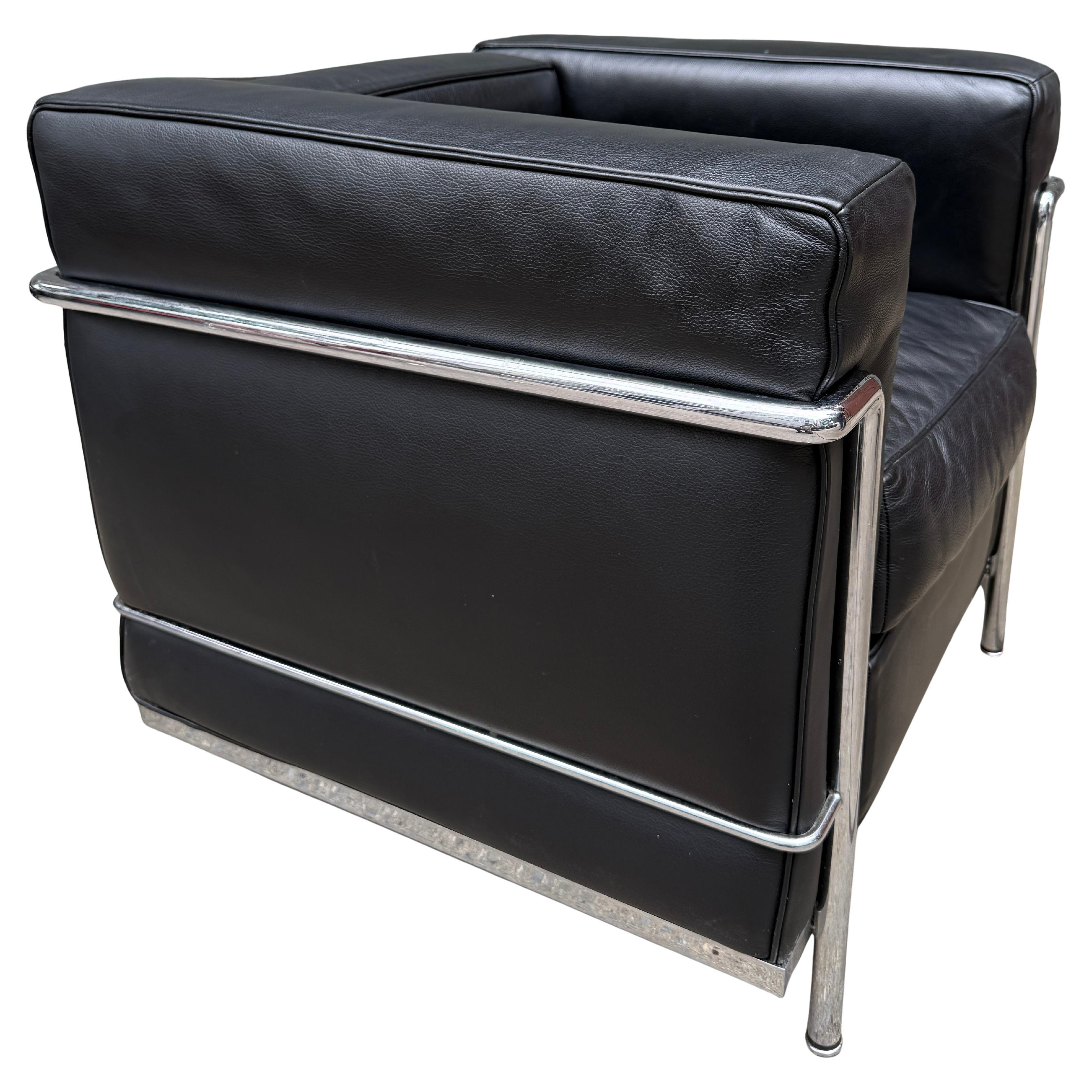 Mid-Century Modern Le Corbusier LC2 pour Cassina Petit Modèle du milieu du siècle dernier en vente