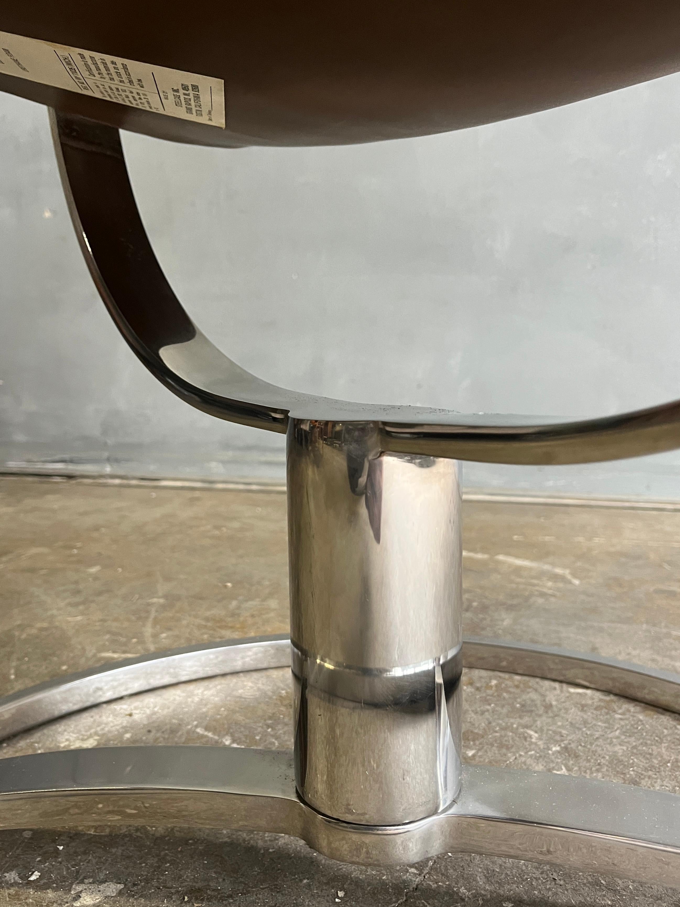 Midcentury Leather and Chrome Swivel Chair For Sale 3